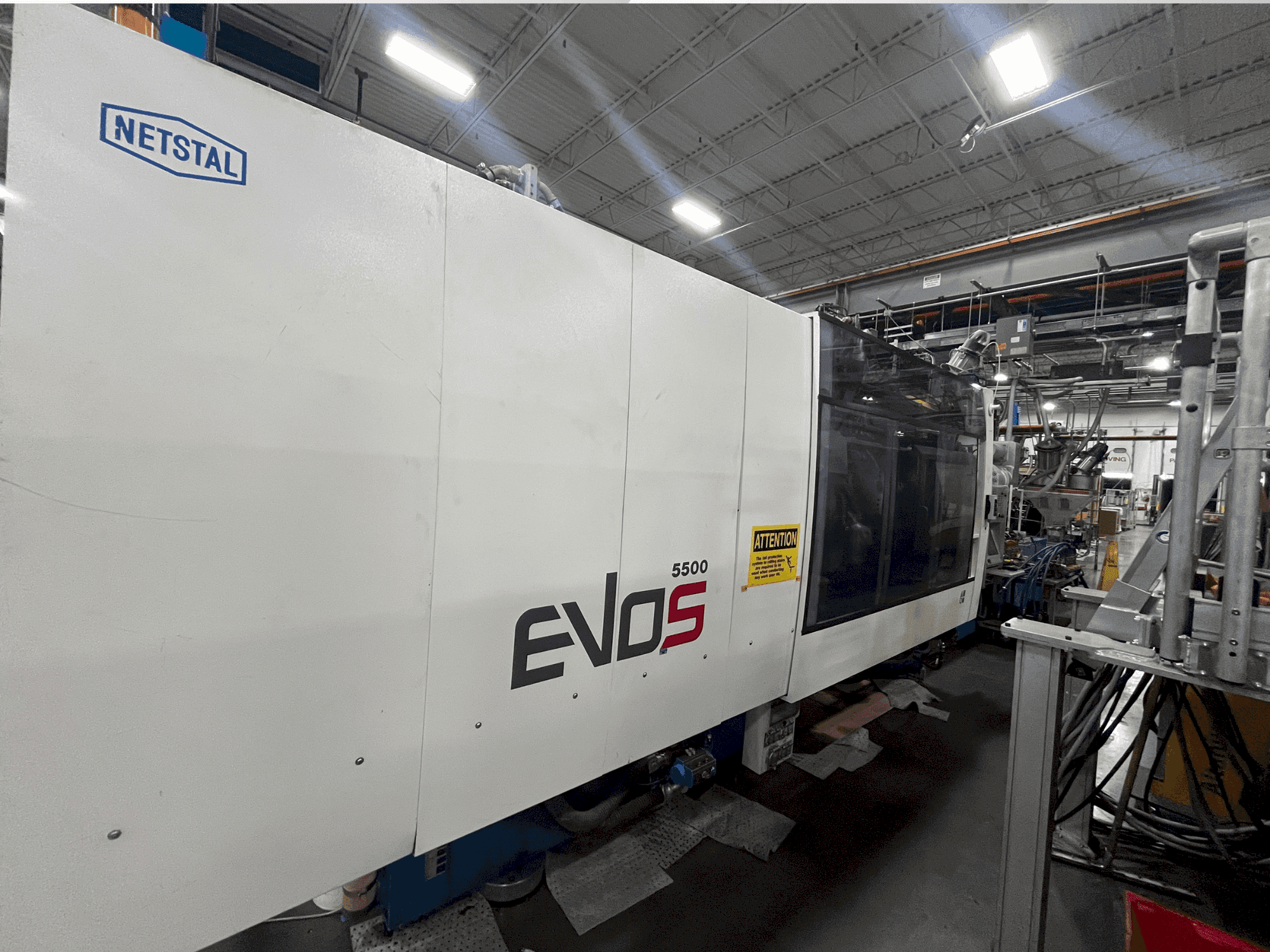 Vista Frontal da Netstal EVOS 5500-2900 Speed máquina