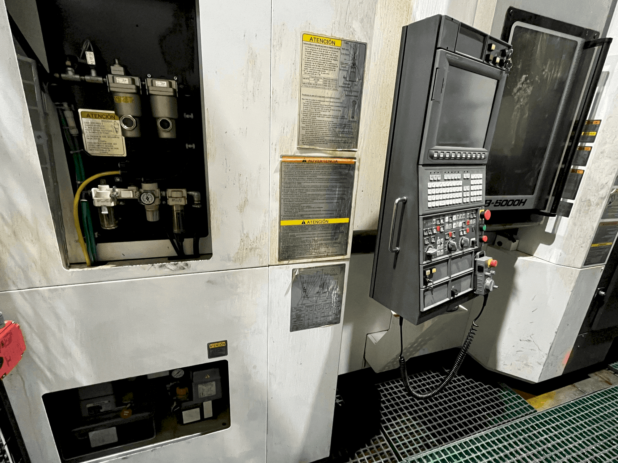 Vista Frontal da Okuma MB-5000H máquina