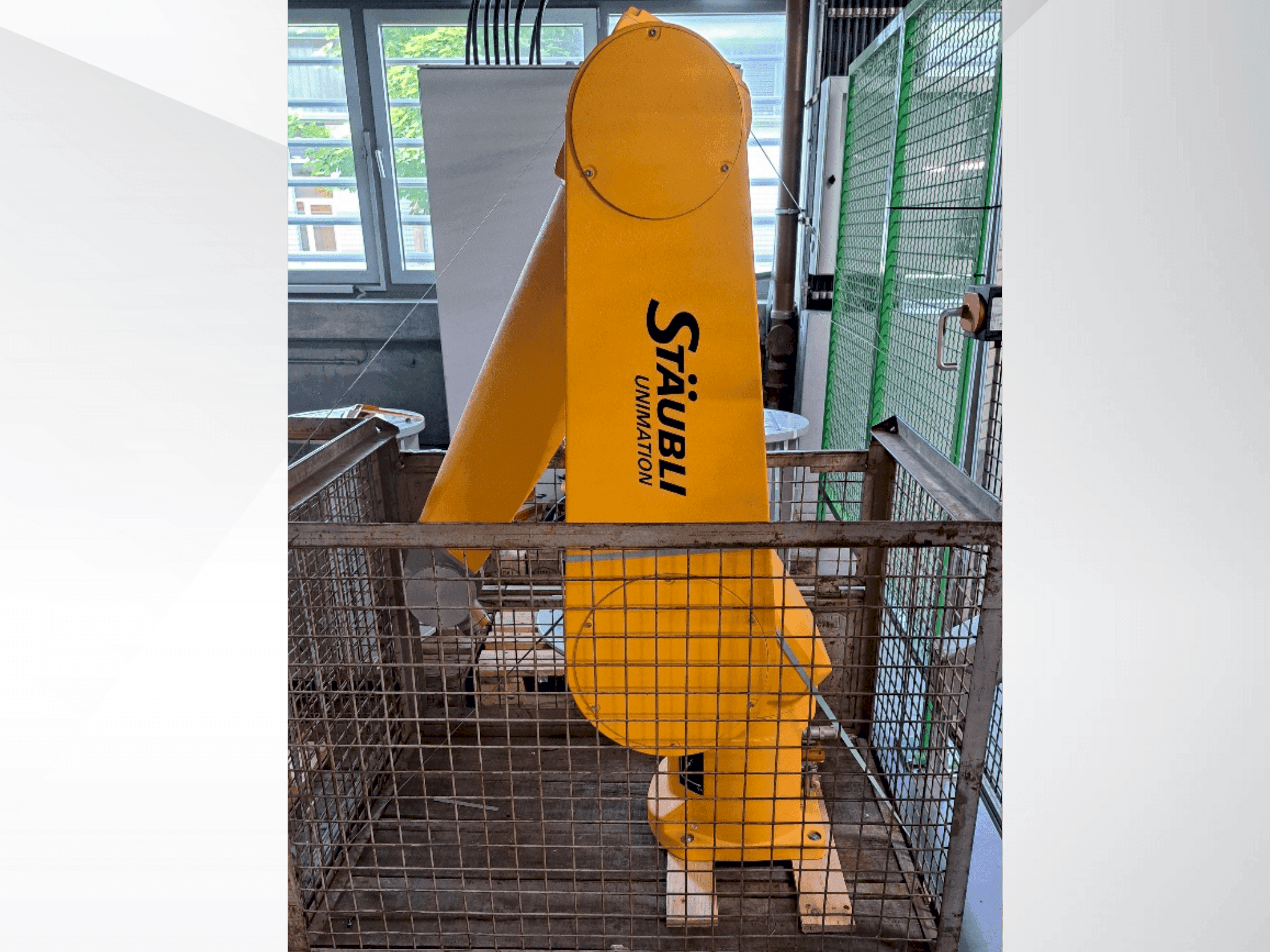 Vista Frontal da STAUBLI RX160 L máquina