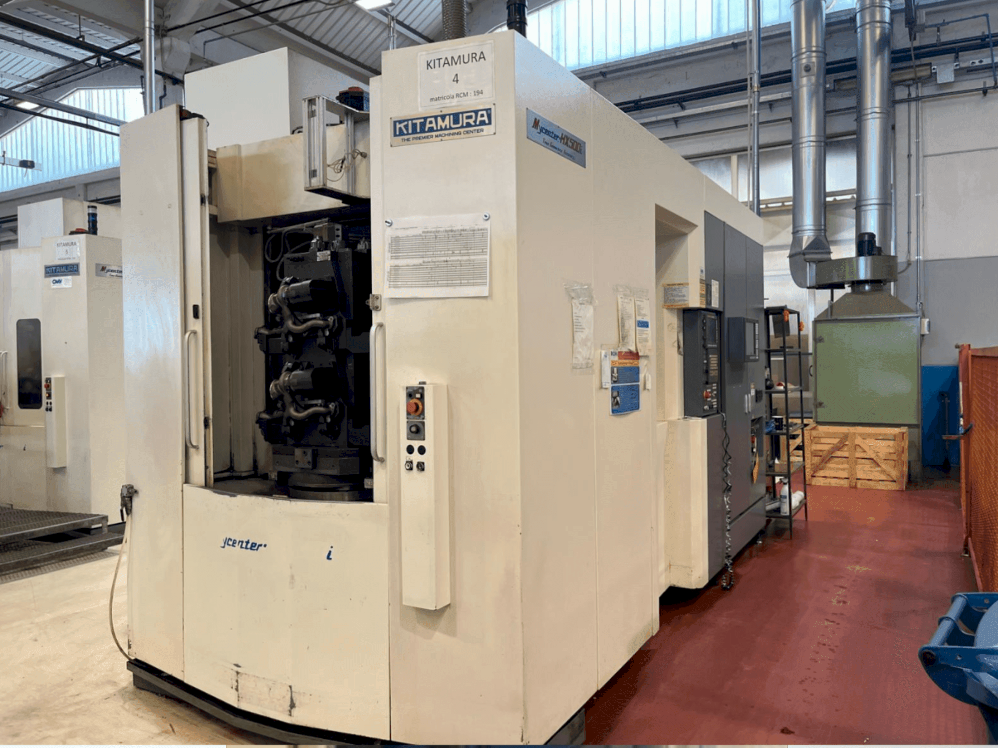 Vista Frontal da Kitamura Mycenter-HX500iTGA máquina