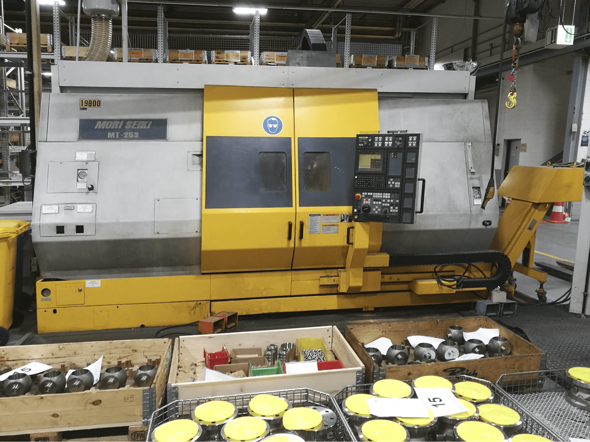 Vista Frontal da MORI SEIKI MT-253/1000 máquina