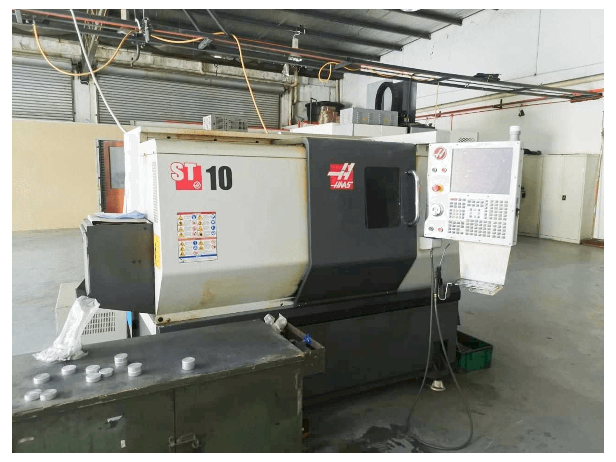 Vista Frontal da HAAS ST-10 máquina