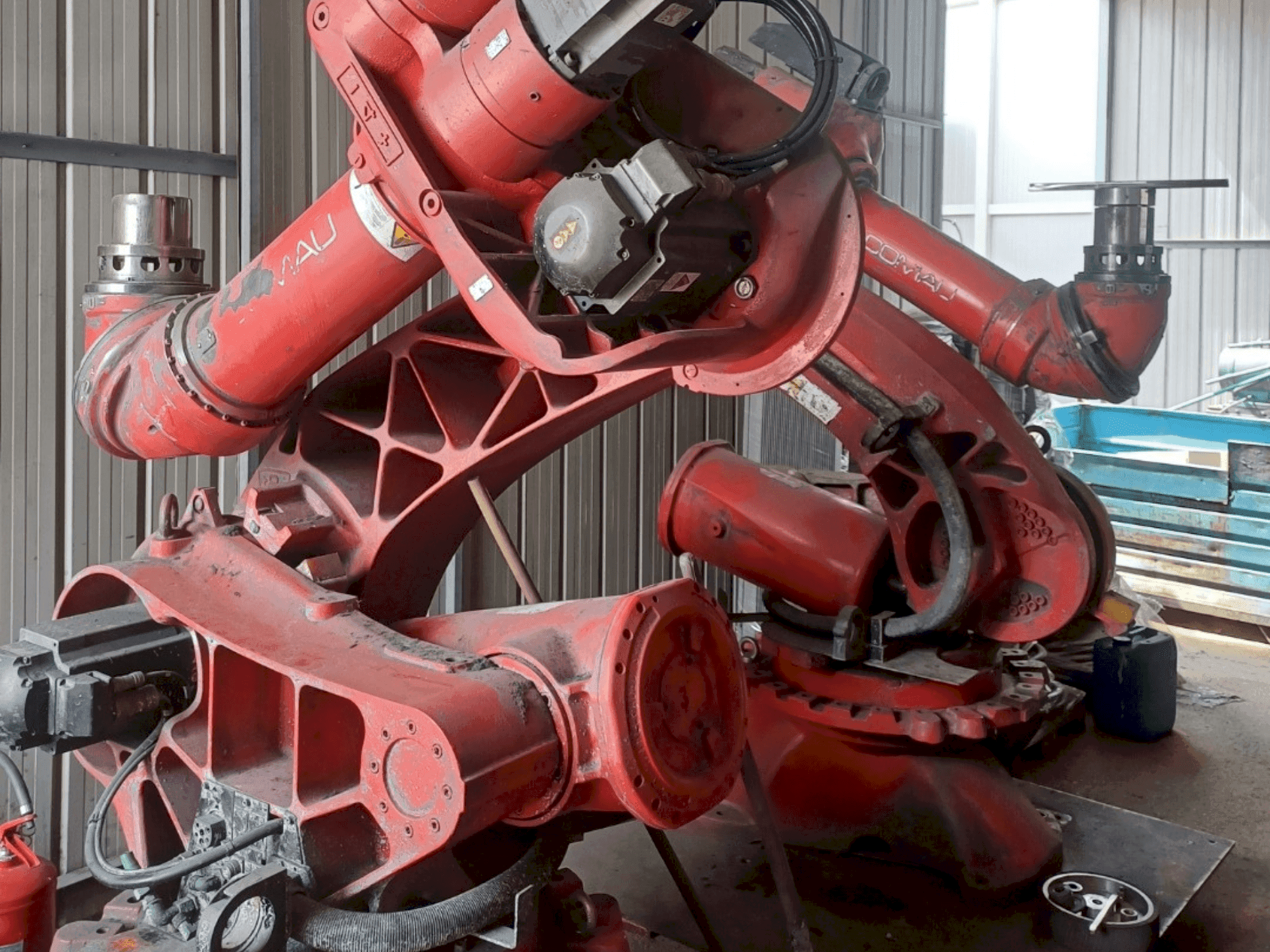 Vista Frontal da COMAU C4G RCC3 máquina