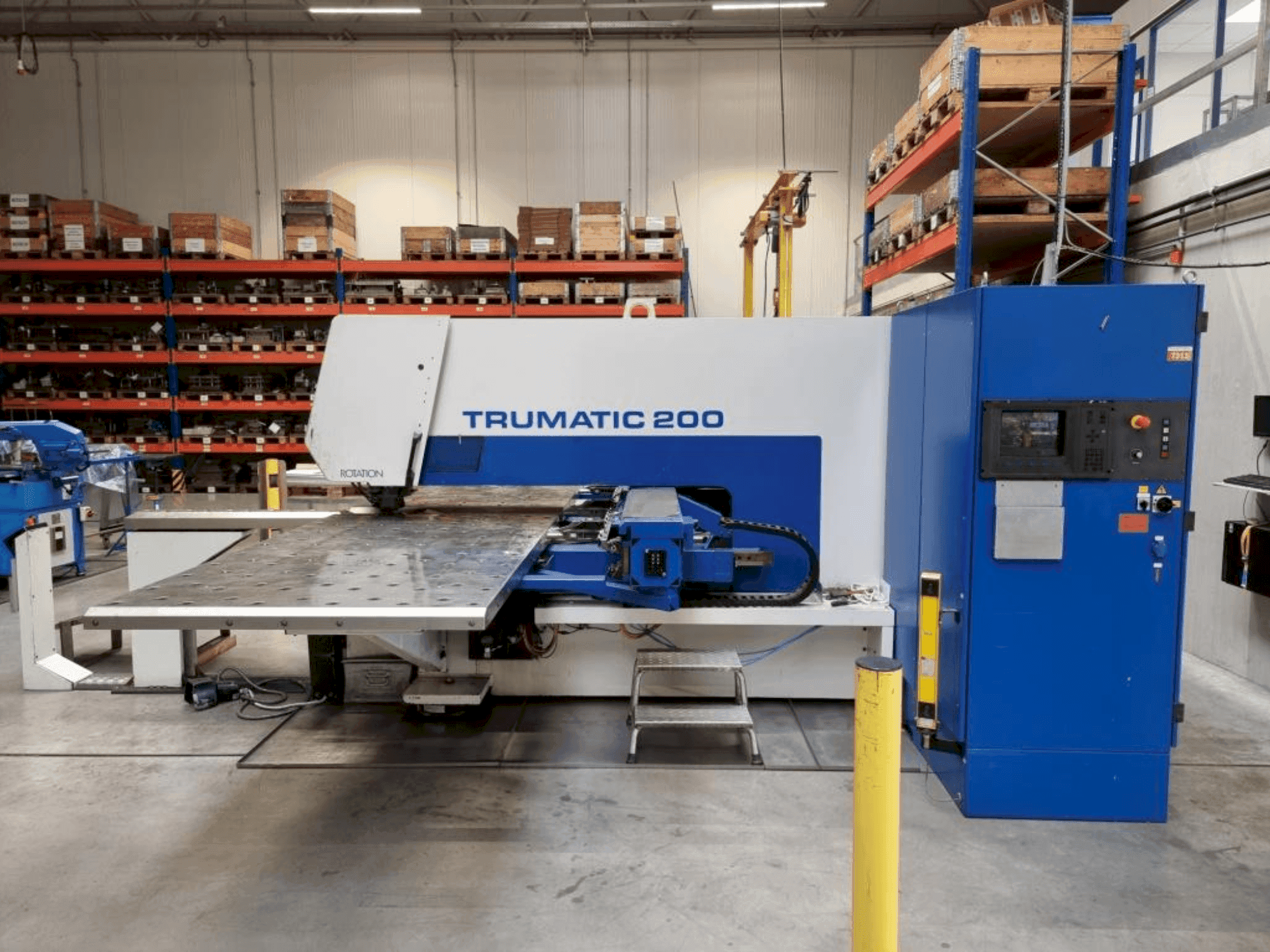 Vista Frontal da TRUMPF Trumatic 200 máquina