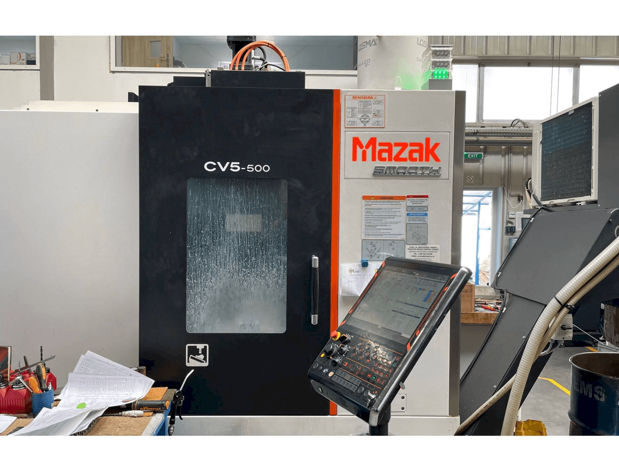 Vista Frontal da Mazak CV5-500 máquina