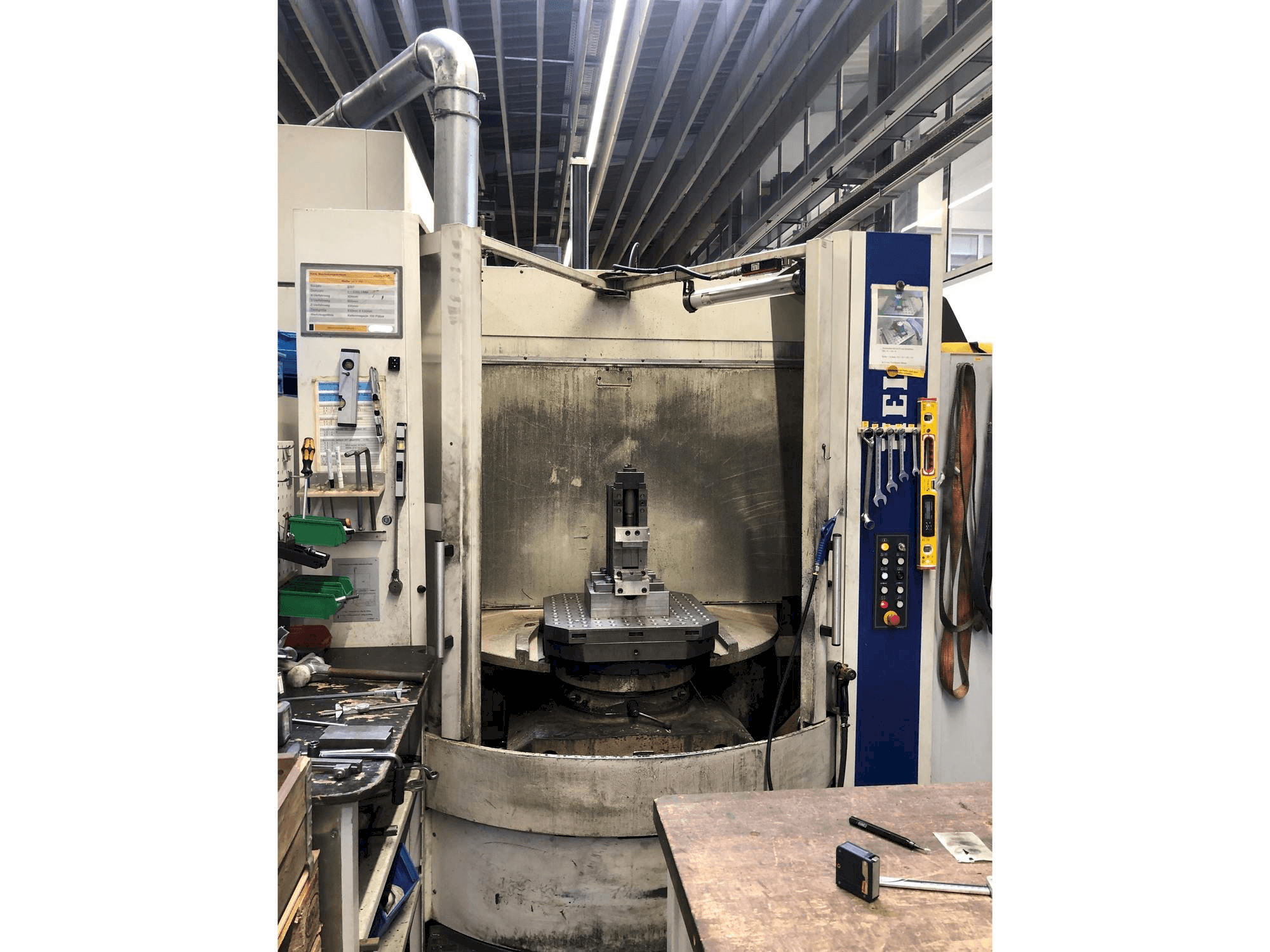 Vista Frontal da HELLER MCH 250 máquina