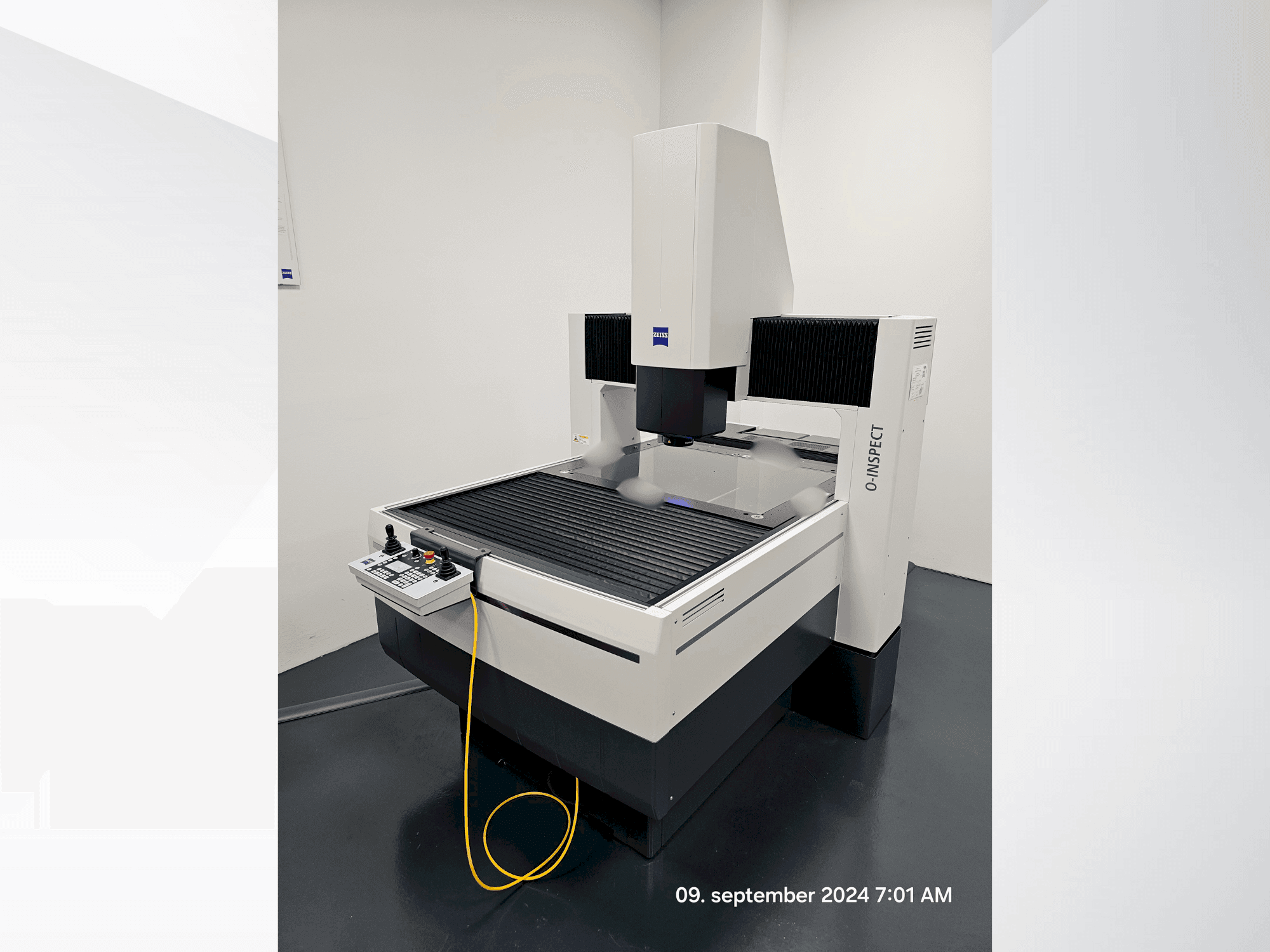 Vista Frontal da ZEISS 0-inspect máquina