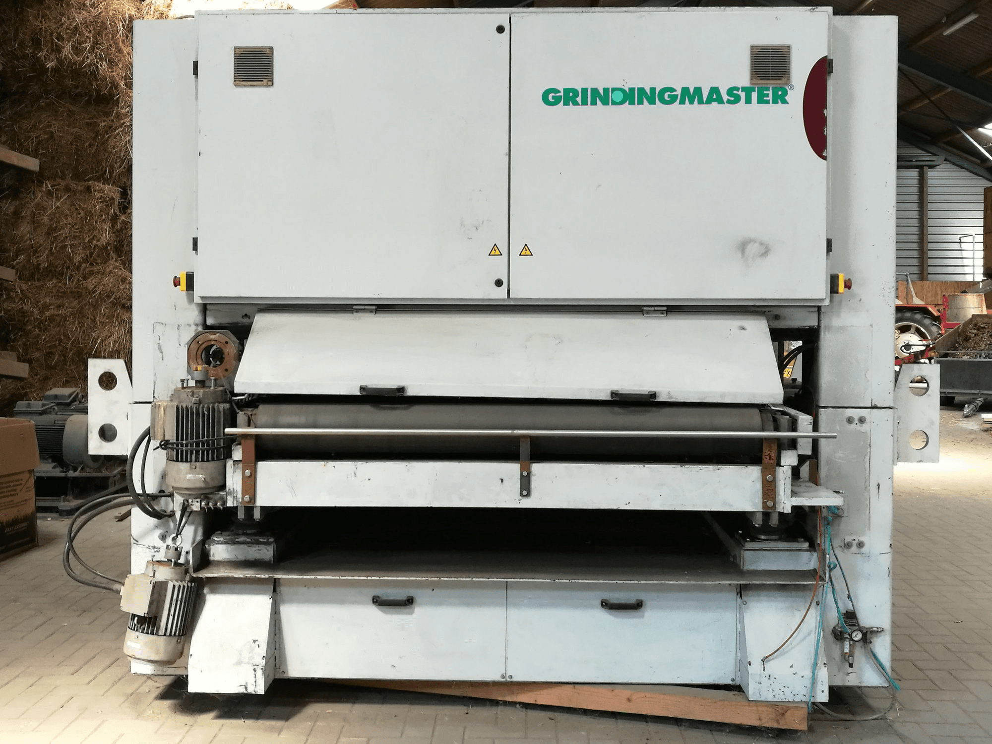 Vista Frontal da TIMESAVERS MB-2-1600 Z2 máquina