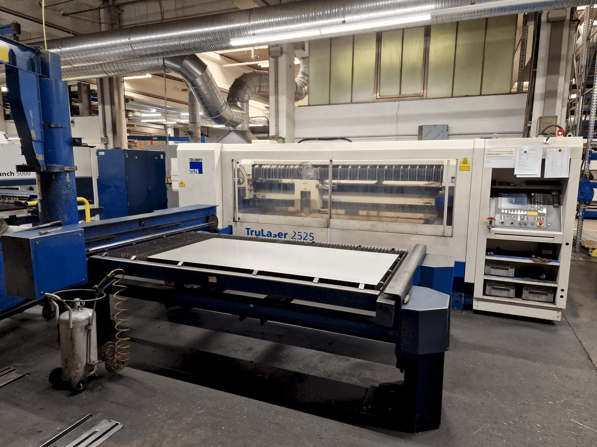 Vista Frontal da Trumpf TruLaser 2525 4kW máquina