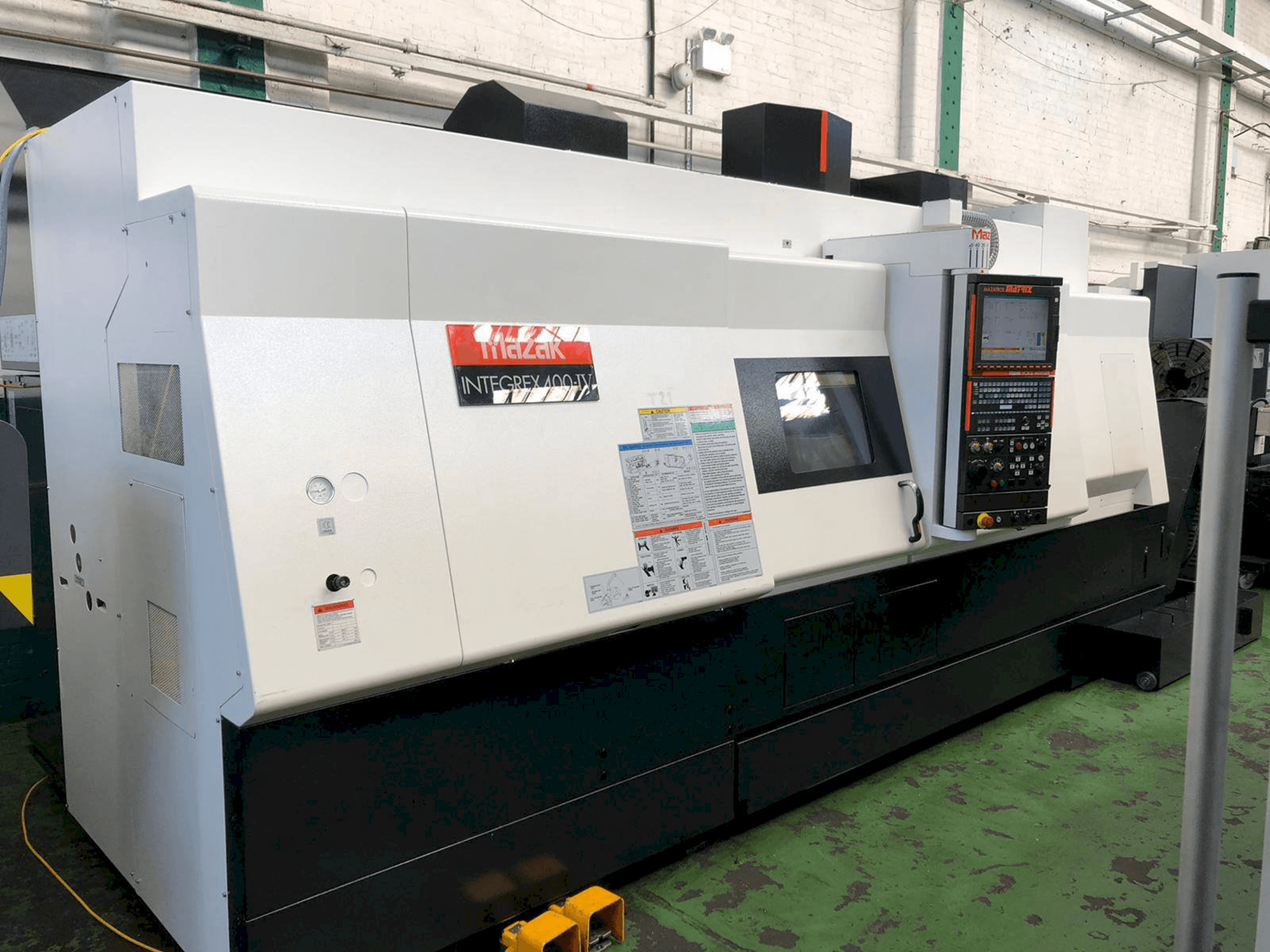 Vista Frontal da Mazak Integrex 400-IV máquina