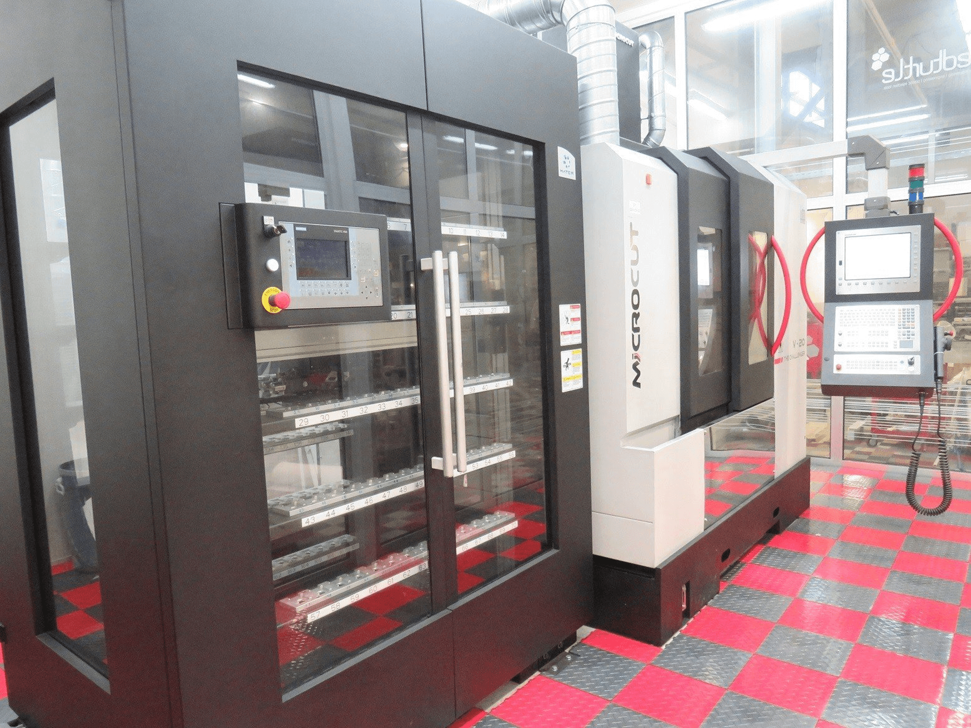 Vista Frontal da MICROCUT V-20G máquina