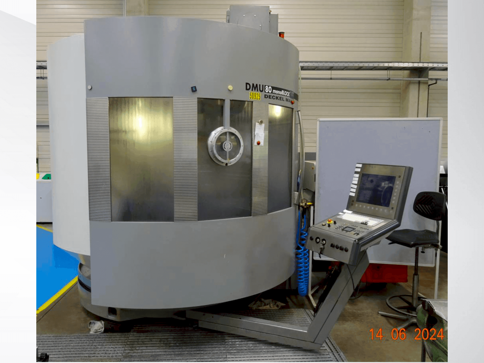 Vista Lateral da DMG DMU 80 MonoBlock máquina