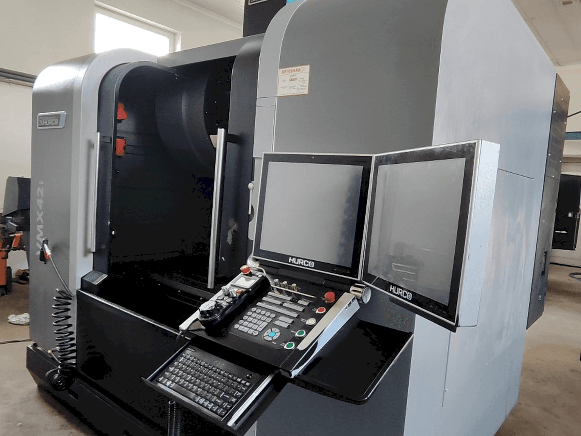 Vista Frontal da Hurco VMX 42i (2018) máquina