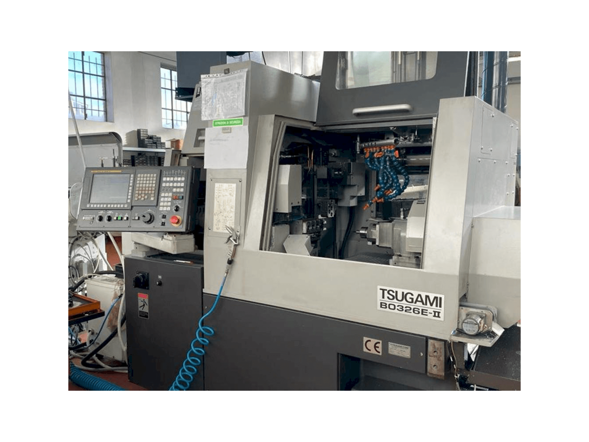 Vista Frontal da TSUGAMI B0326E-II máquina