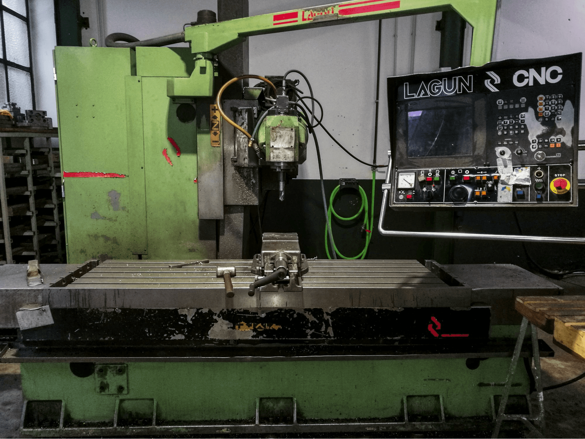 Vista Frontal da Lagun FBF 1800 máquina