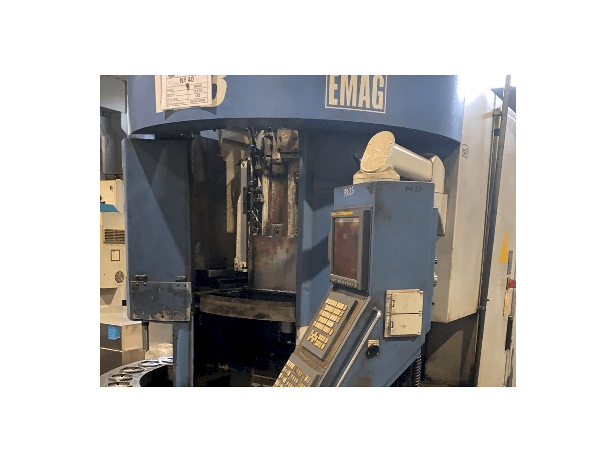 Vista Frontal da EMAG VL 3 máquina