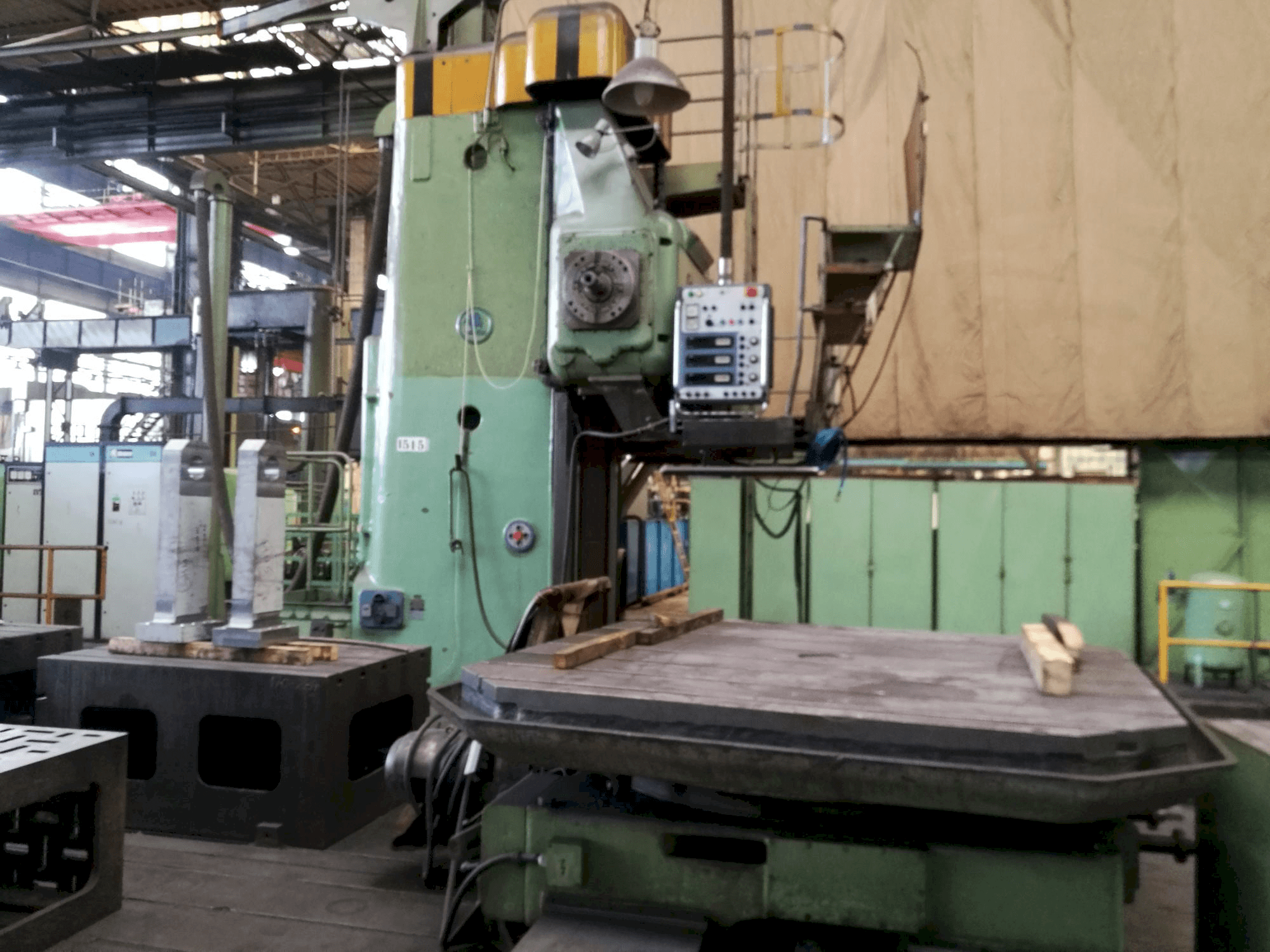 Vista Frontal da SKODA WD 160 máquina