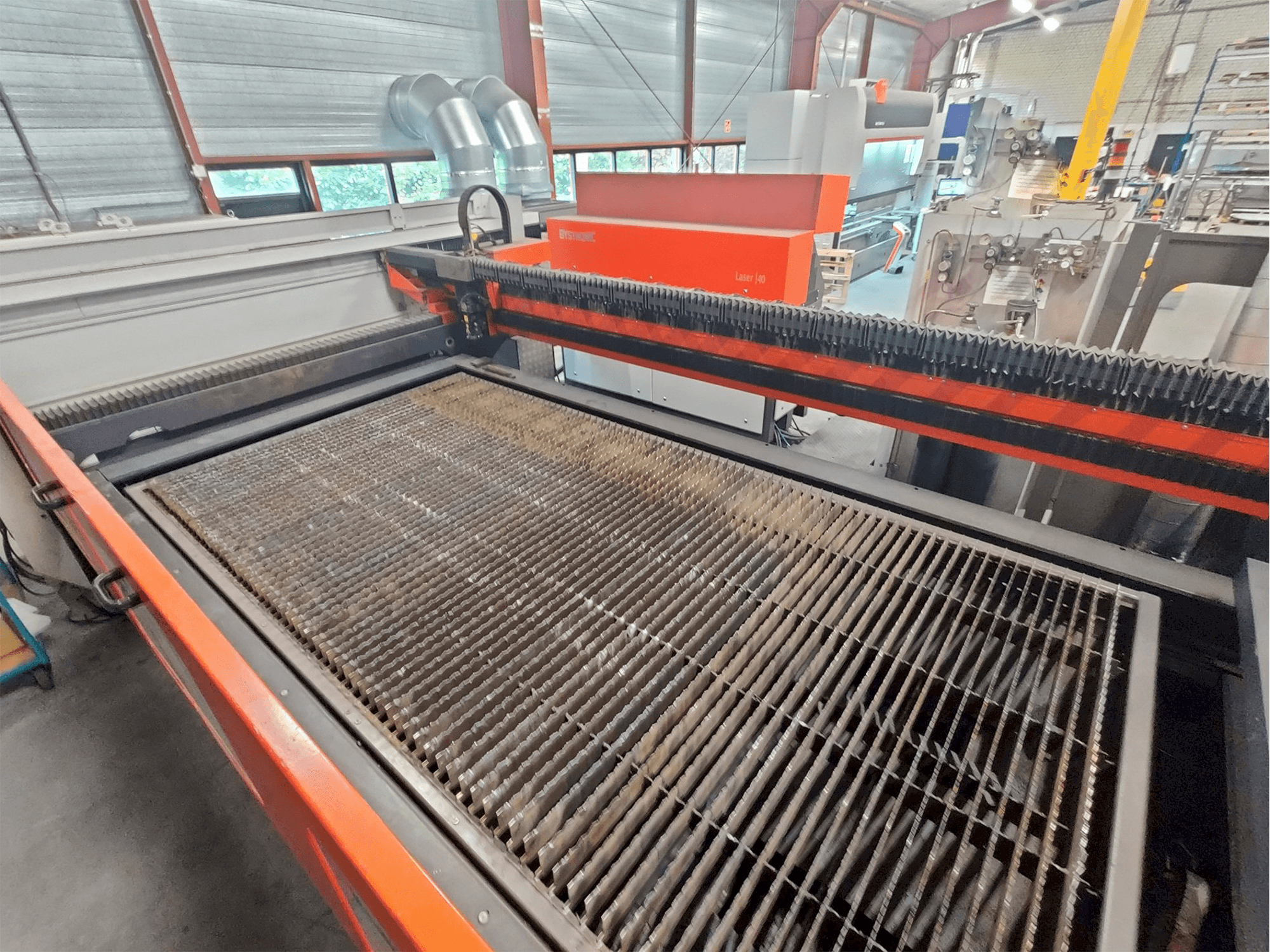Vista Frontal da Bystronic ByStar 4020 4kW CO2 máquina