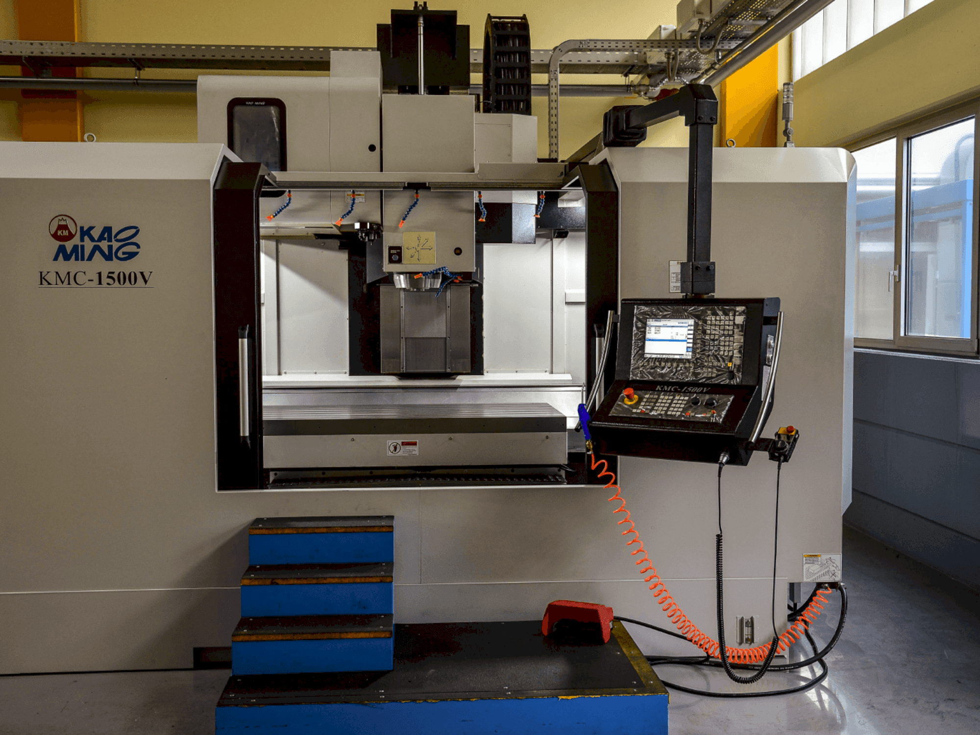 Vista Frontal da KAOMING KMC 1500 V máquina