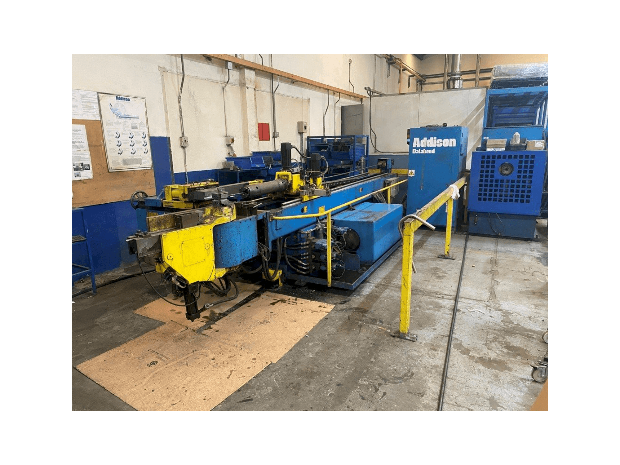 Vista Frontal da Addison DB-76 3D CNC máquina