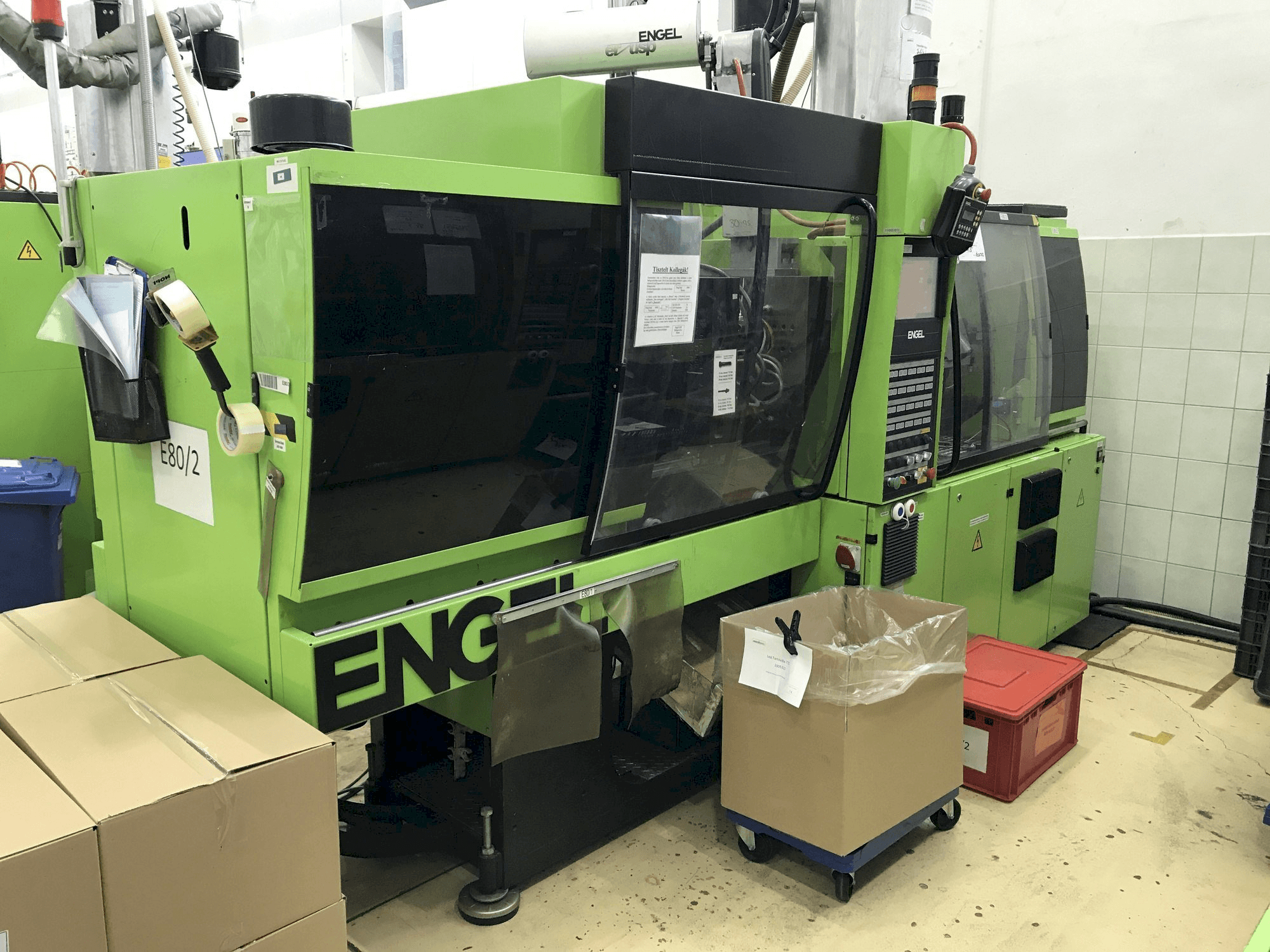 Vista Frontal da ENGEL VC 330/80 Tech máquina