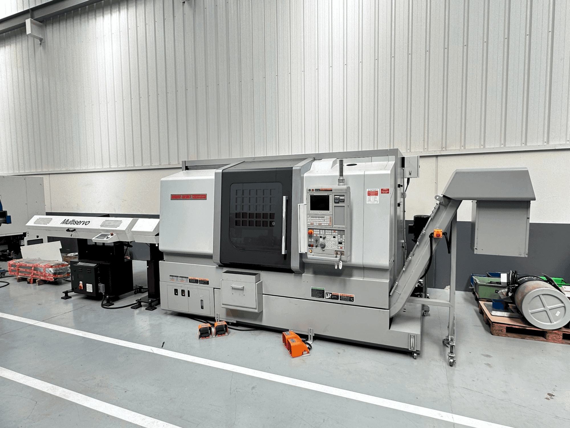 Vista Frontal da MORI SEIKI NLX 2500 SY/700 máquina