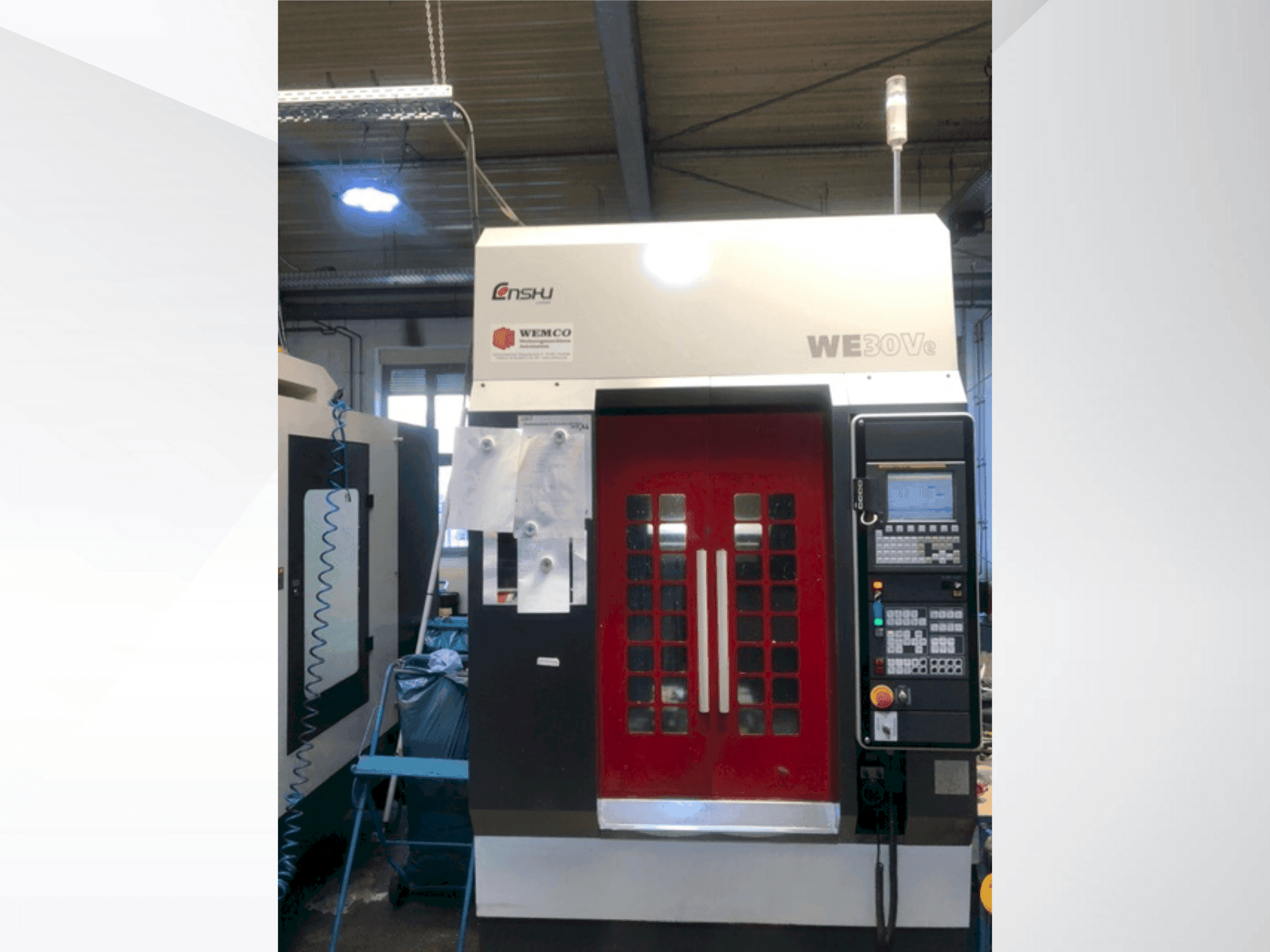 Vista Frontal da Enshu WE30Ve máquina