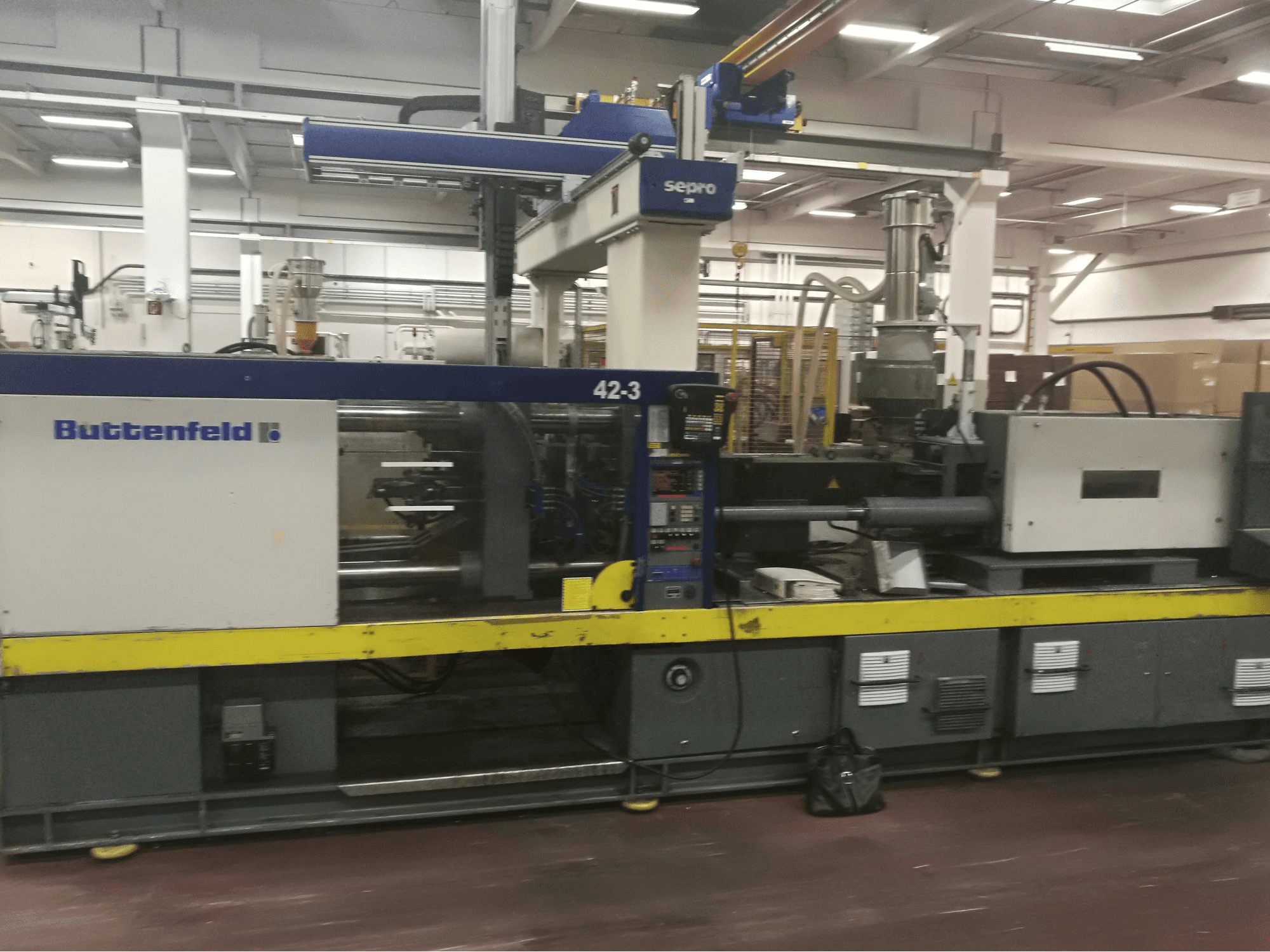 Vista Frontal da Battenfeld BKT 2500/1250 máquina