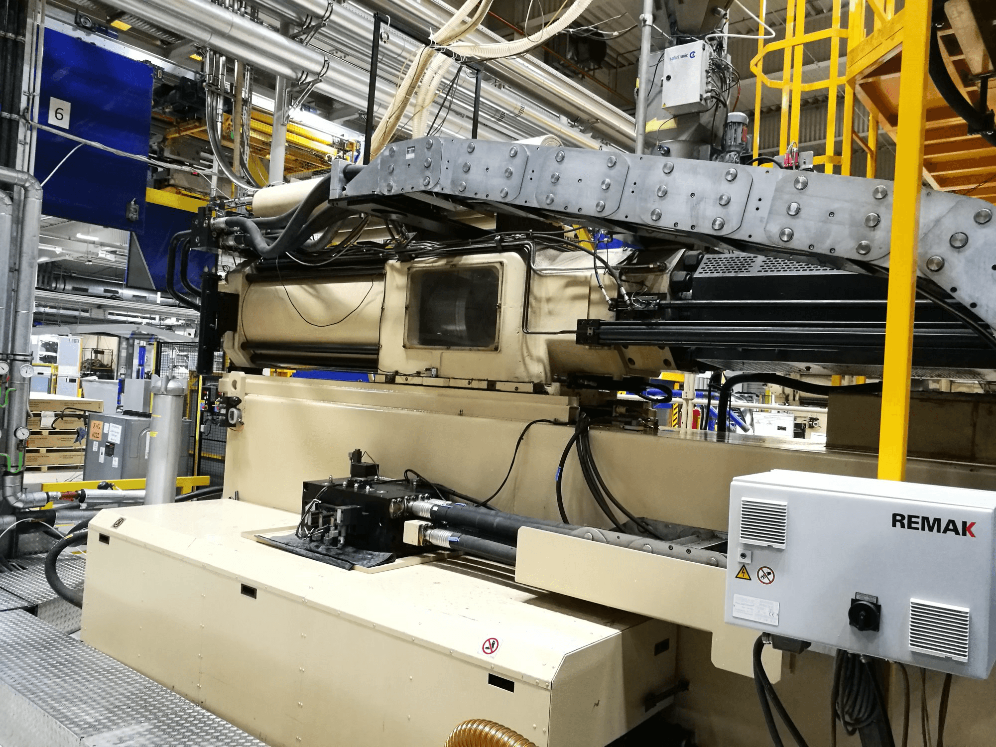 Vista Frontal da Husky E 3150 RS 170/155 máquina