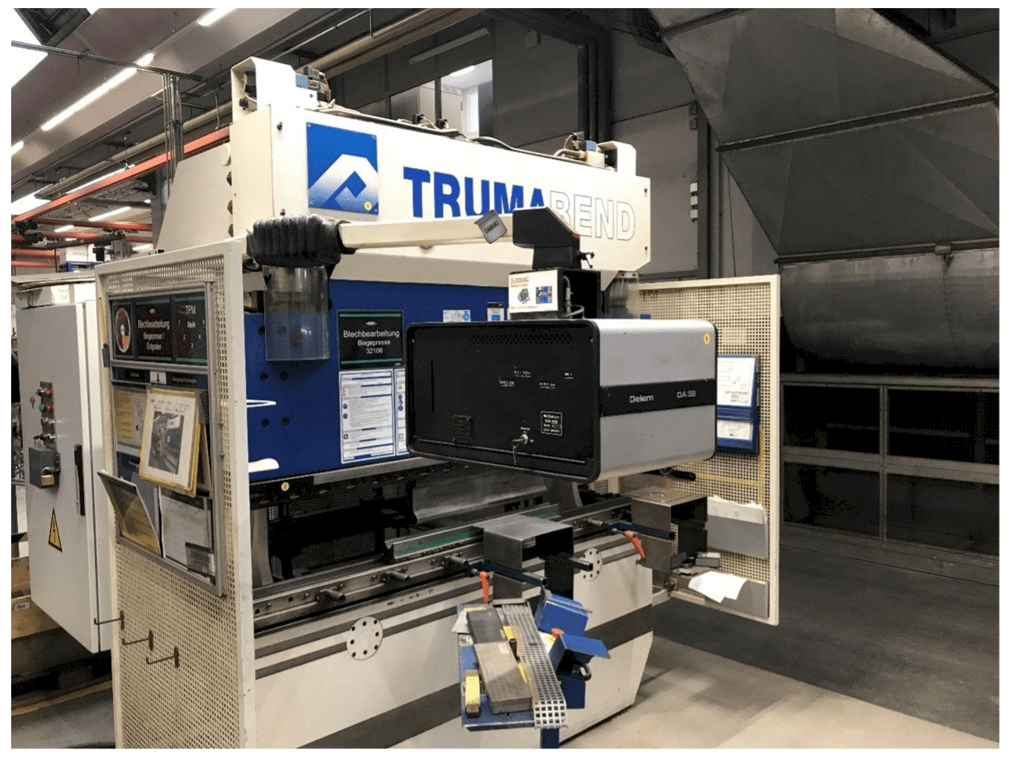 Vista Frontal da Trumpf Trumabend 80/2 máquina