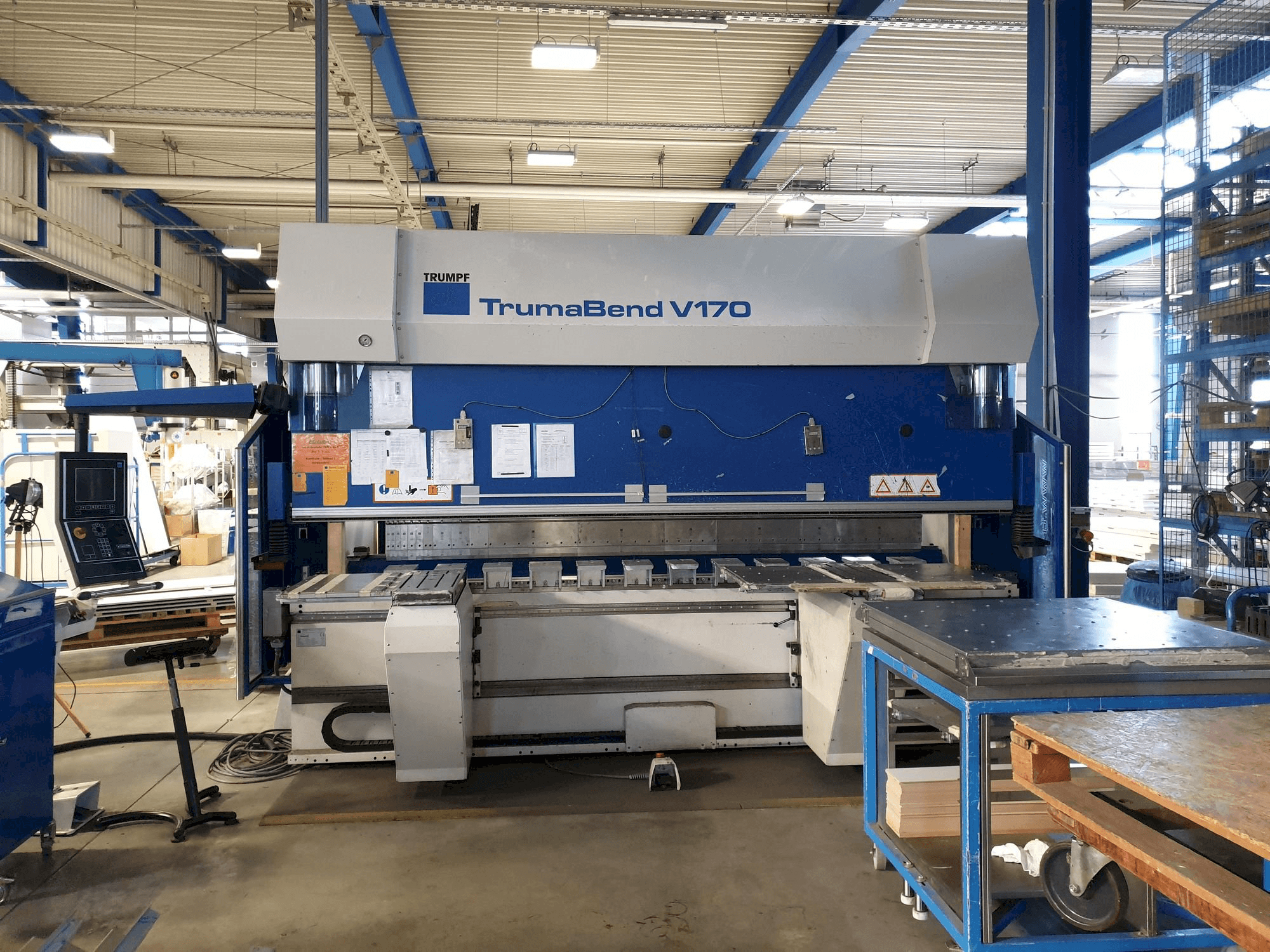 Vista Frontal da Trumpf TrumaBend V170 máquina