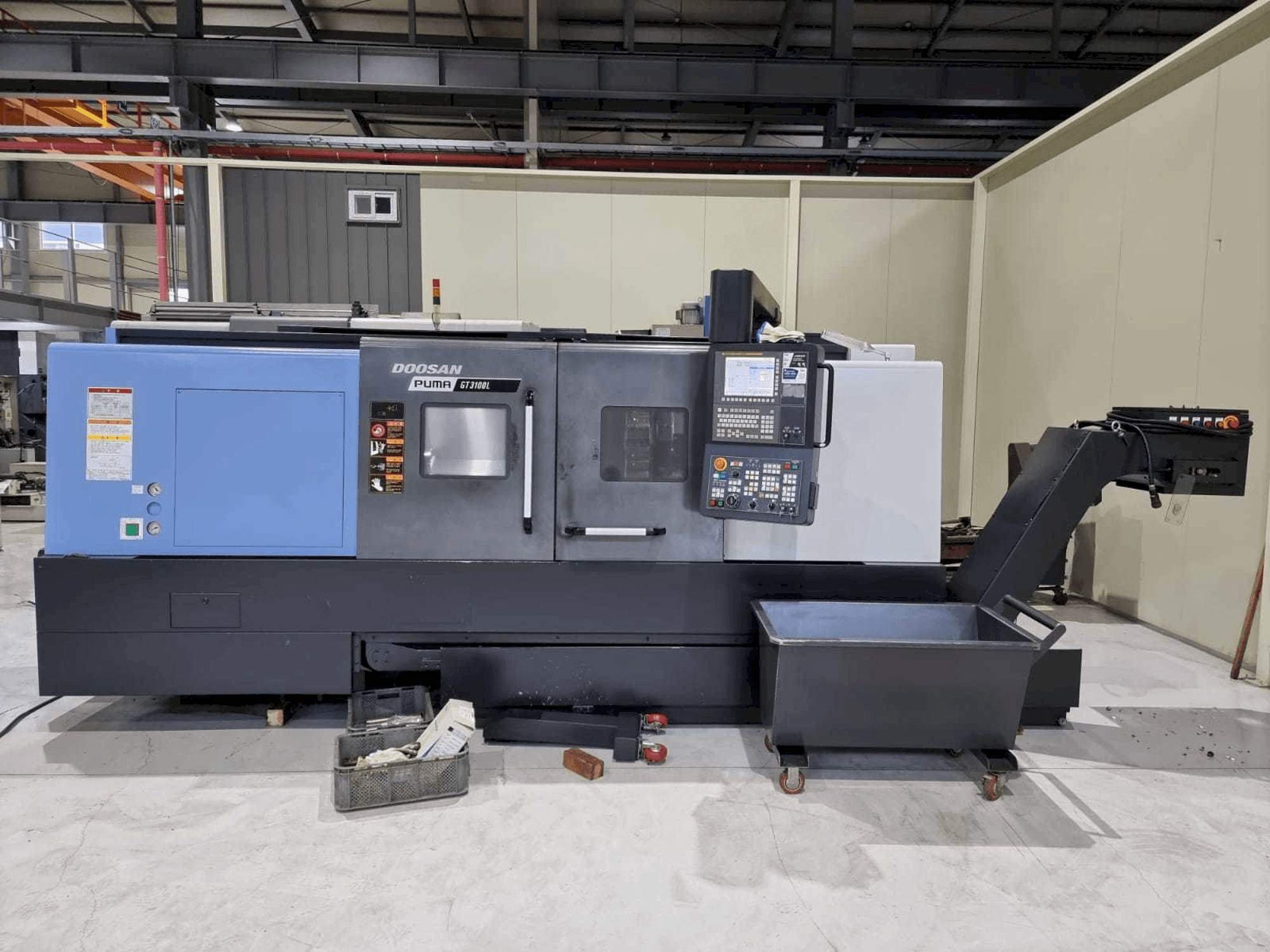 Vista Frontal da Doosan PUMA GT3100L máquina