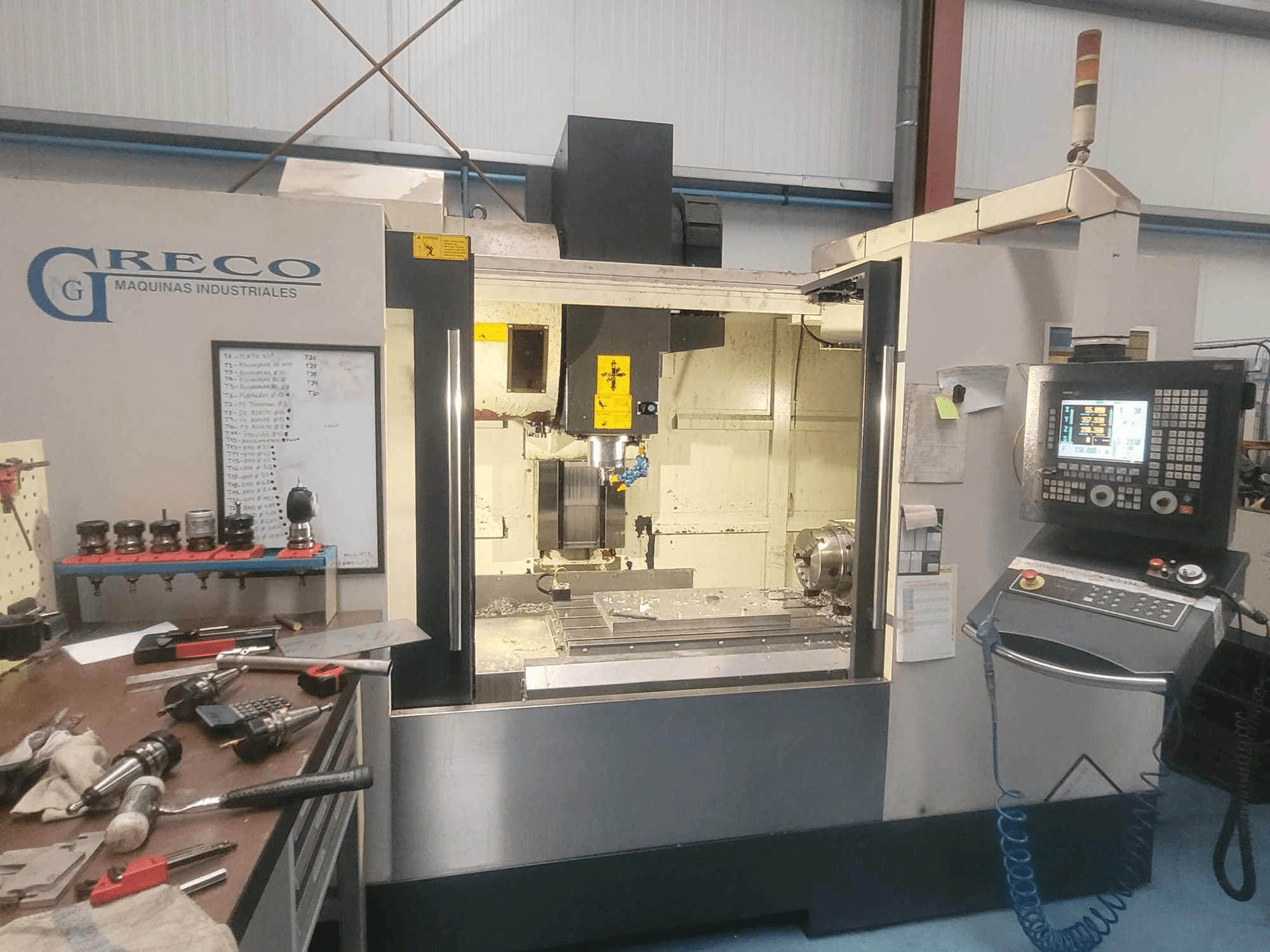 Vista Frontal da Finitech SMV-1270-3B máquina