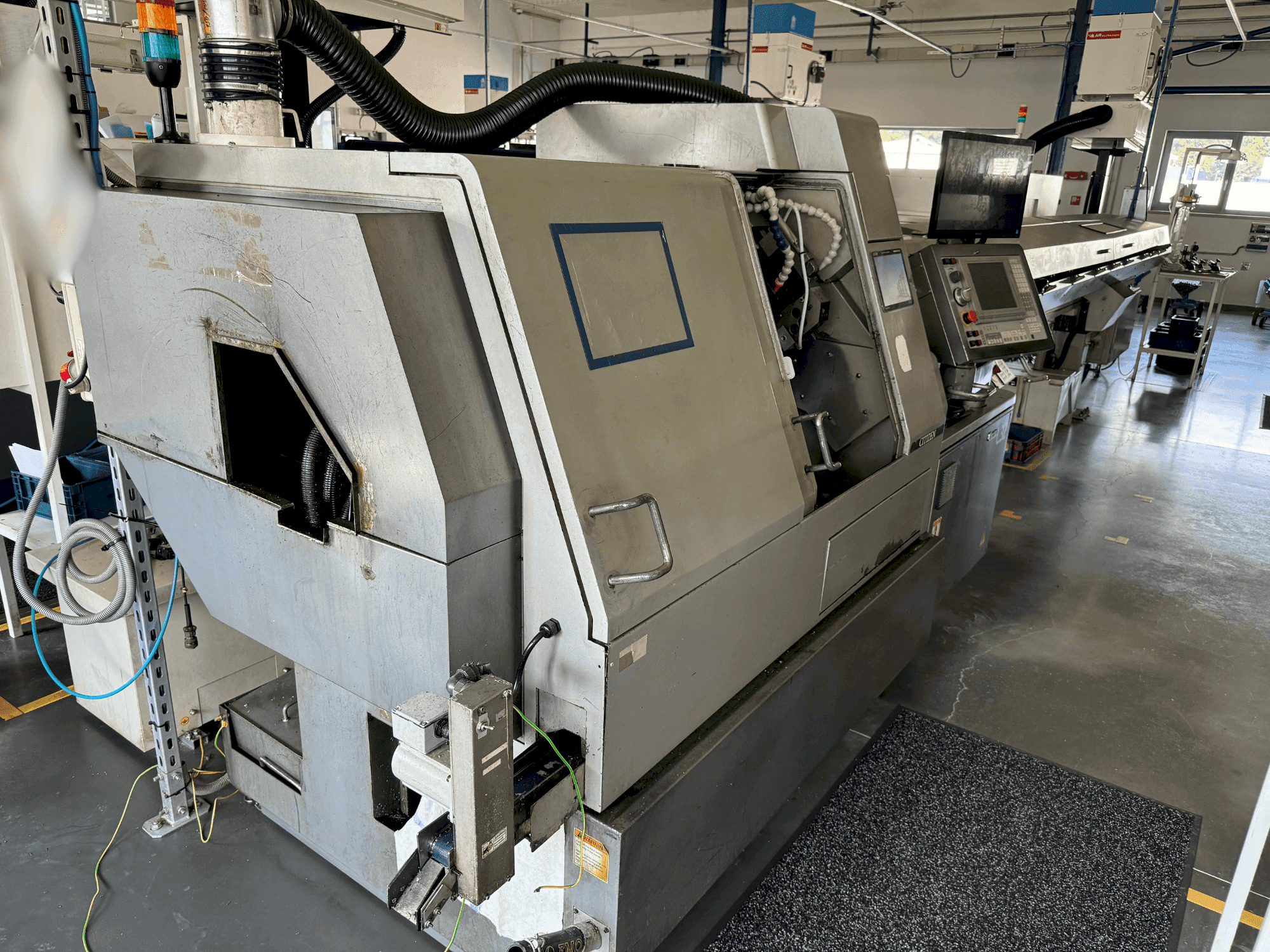 Vista Frontal da Citizen L32-VII máquina