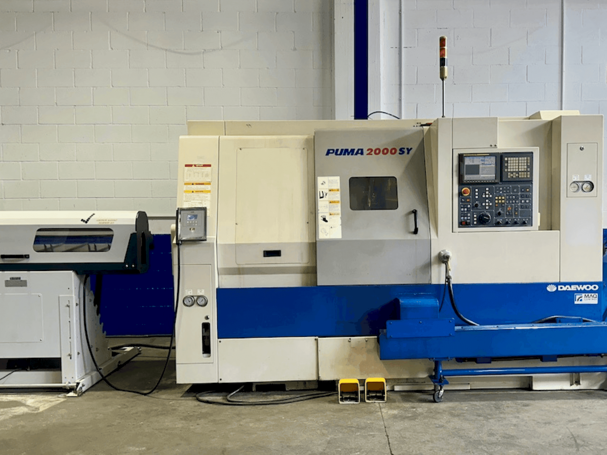 Vista Frontal da DOOSAN PUMA 2000SY máquina