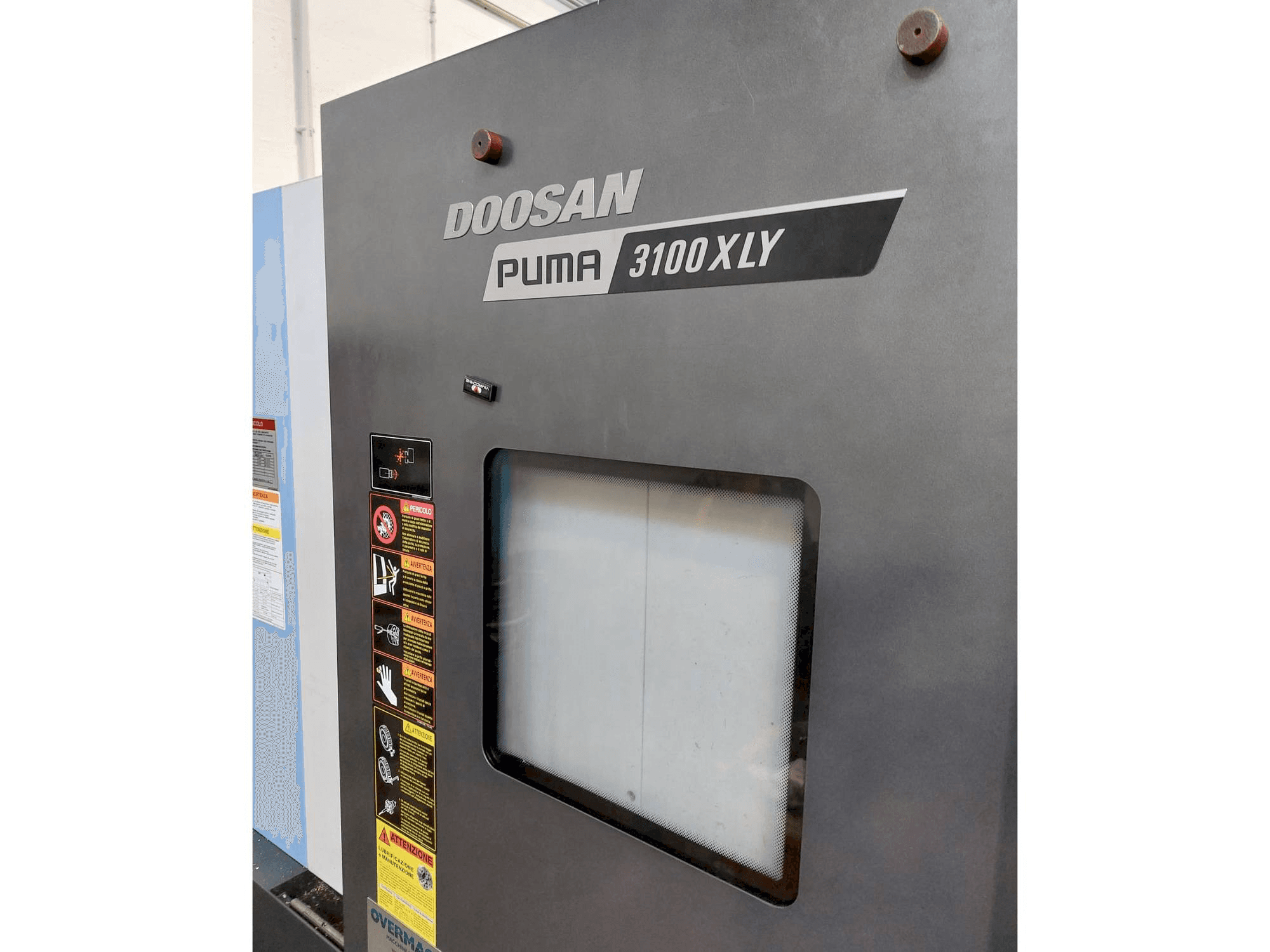 Vista Frontal da DOOSAN Puma 3100LY máquina
