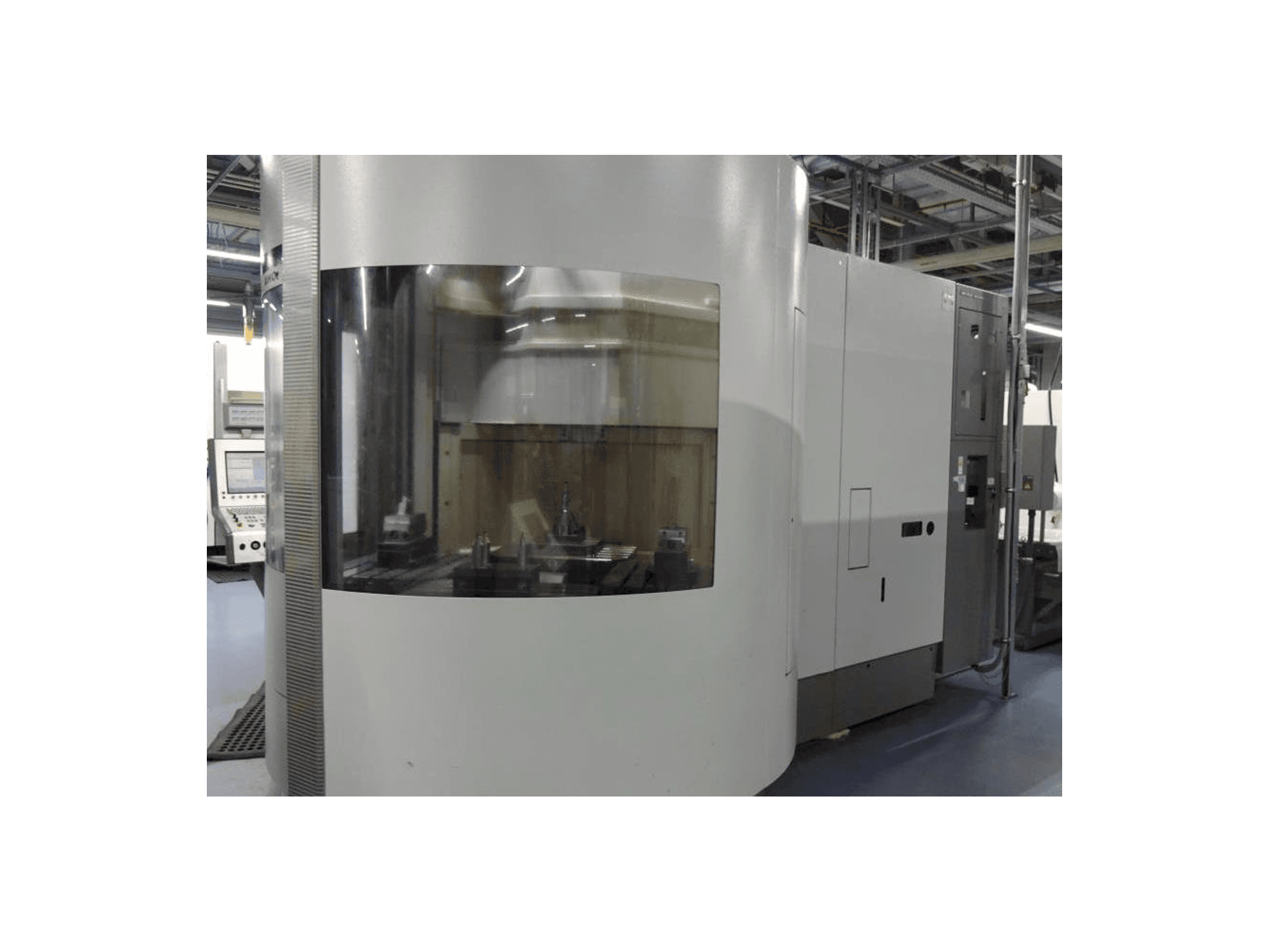 Vista Frontal da DECKEL MAHO DMC 60 T RS3 máquina