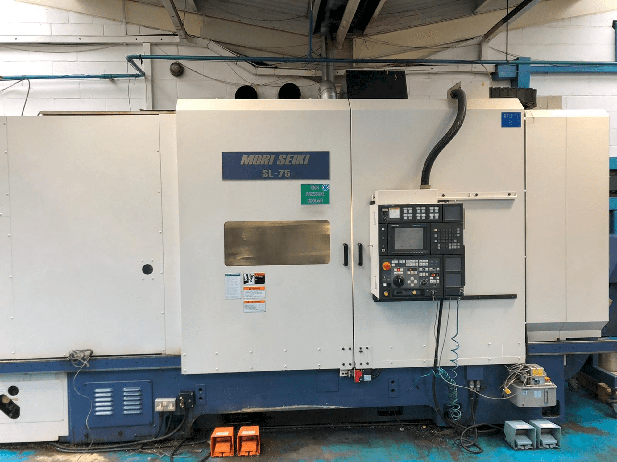 Vista Frontal da MORI SEIKI SL75 máquina