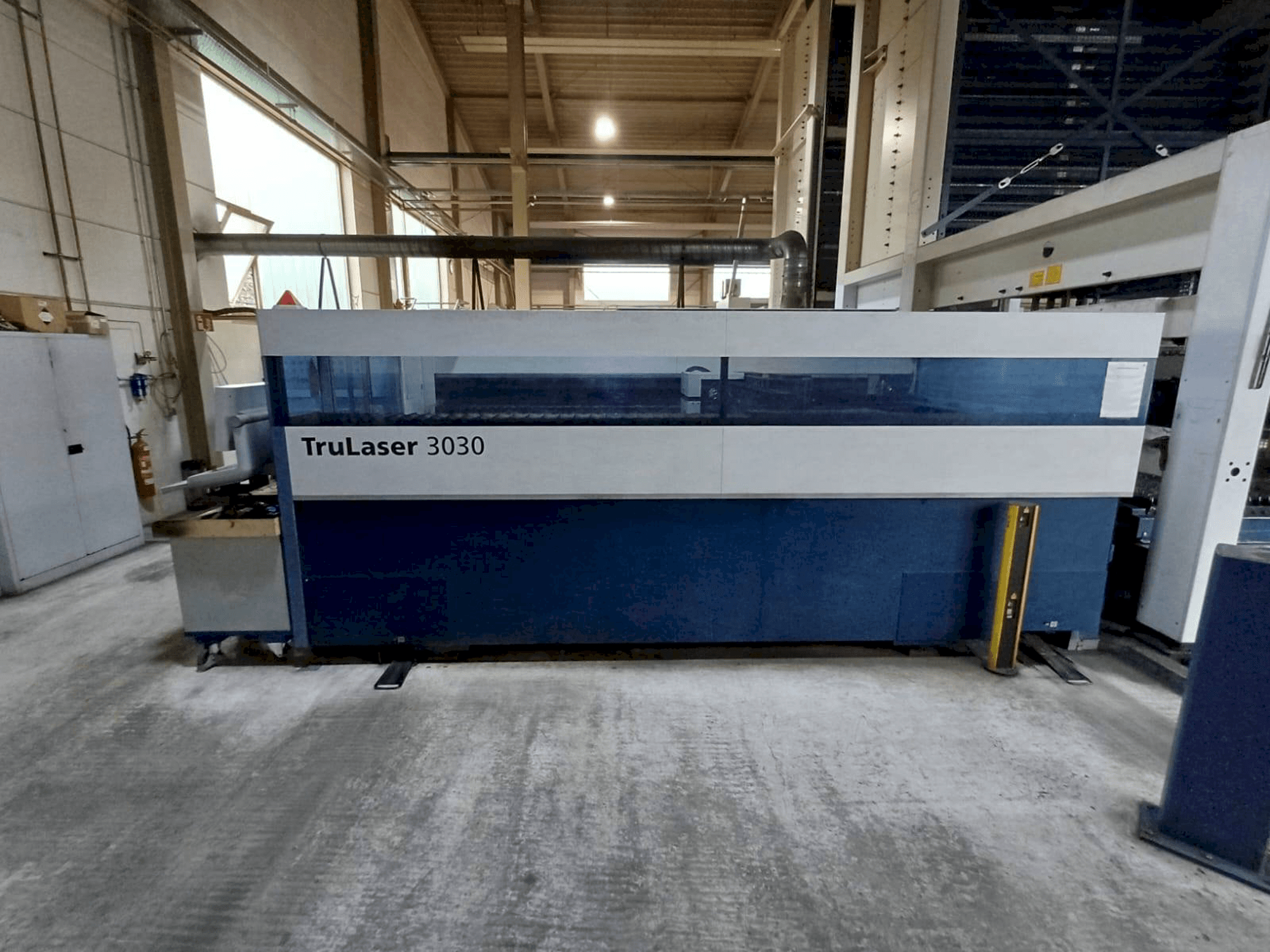 Vista Frontal da TRUMPF TruLaser 3030 máquina