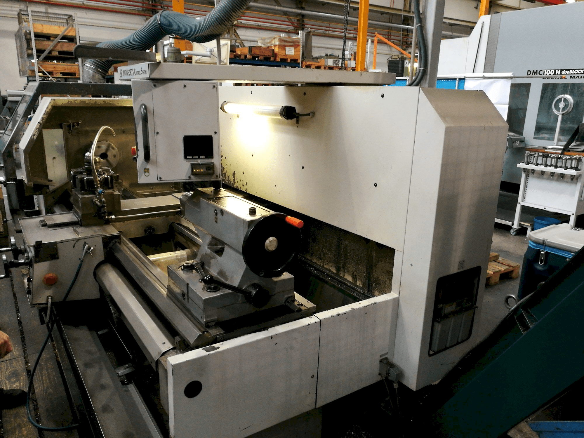 Vista Frontal da Monforts KNC 6 máquina