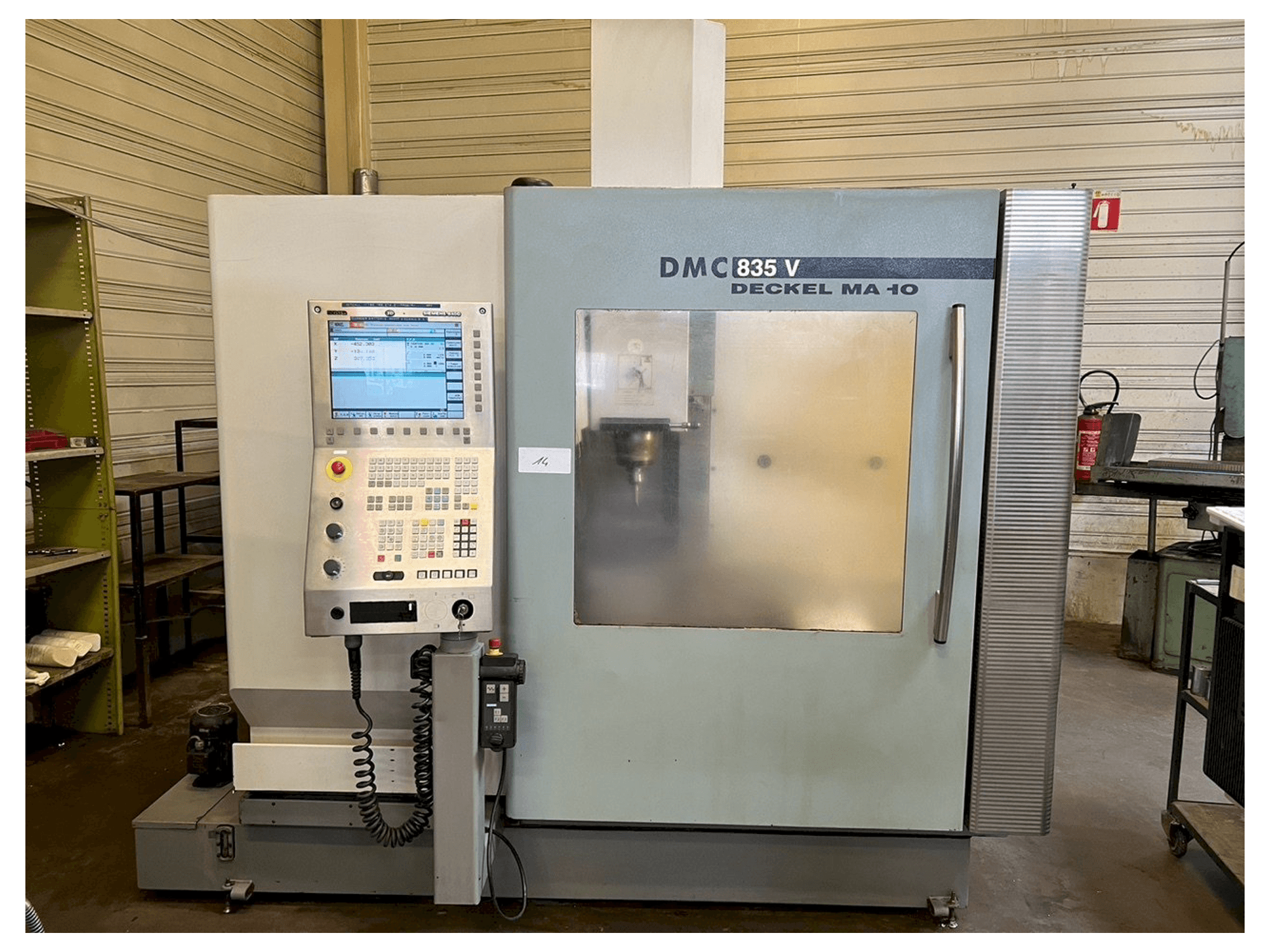 Vista Frontal da DMG DMC 835 máquina