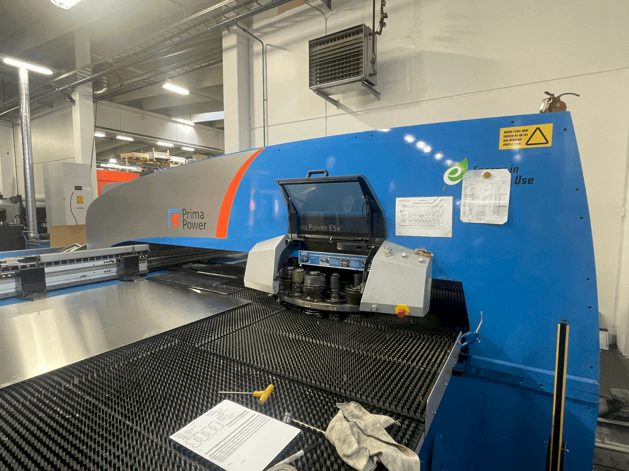 Vista Frontal da Prima Power E5X máquina