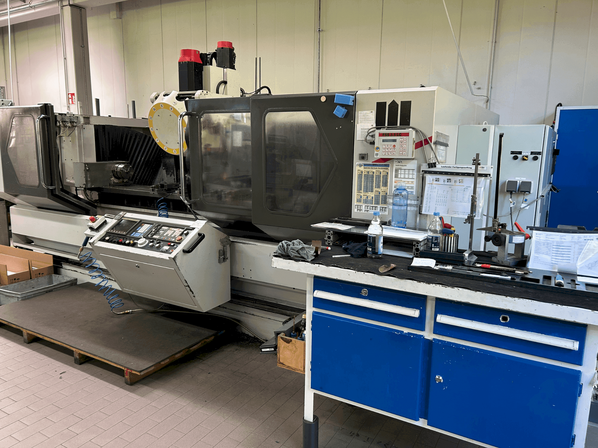 Vista Frontal da STAMA MC 520 máquina