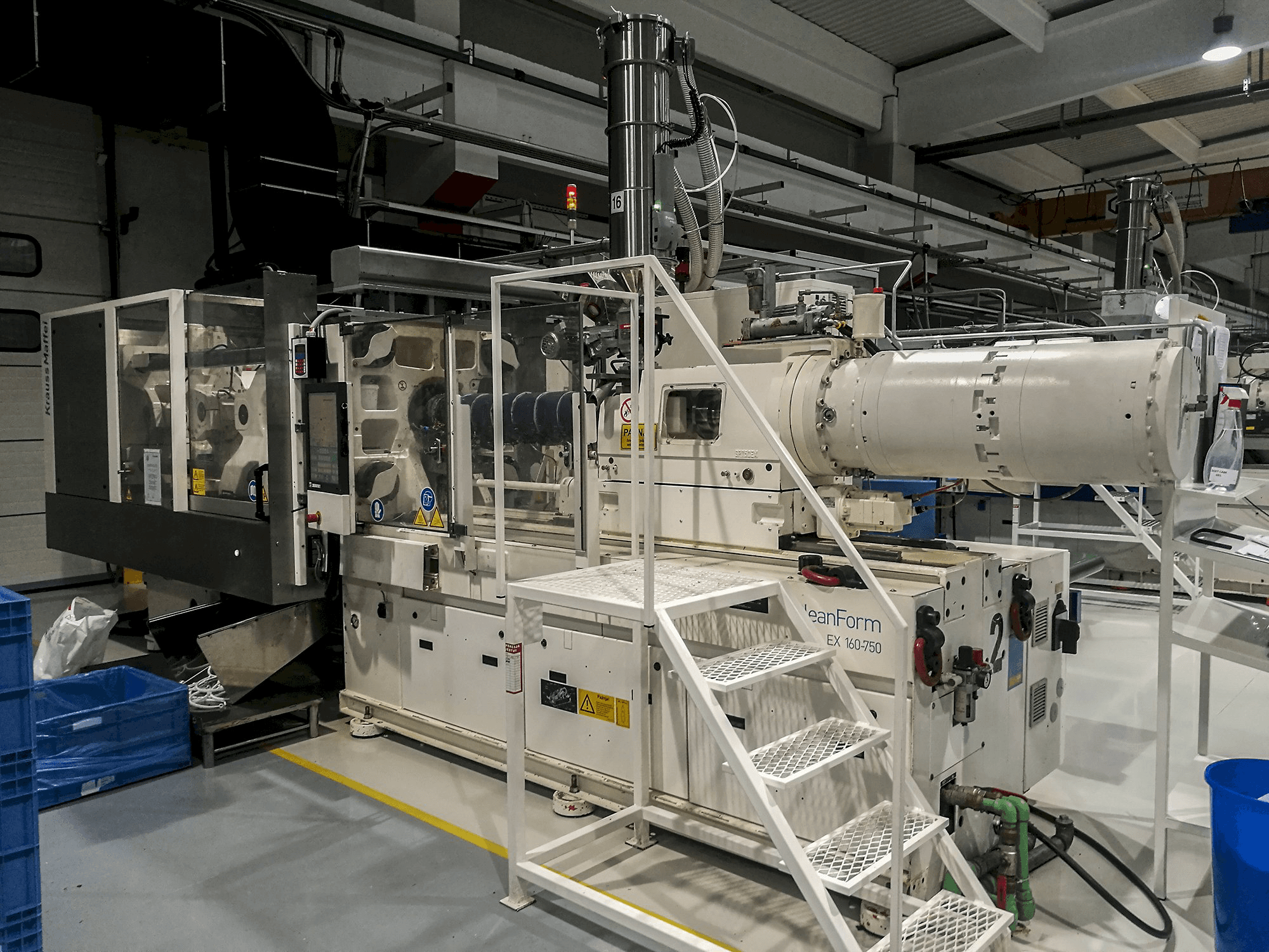 Vista Direita da Krauss Maffei 160-750 EX máquina