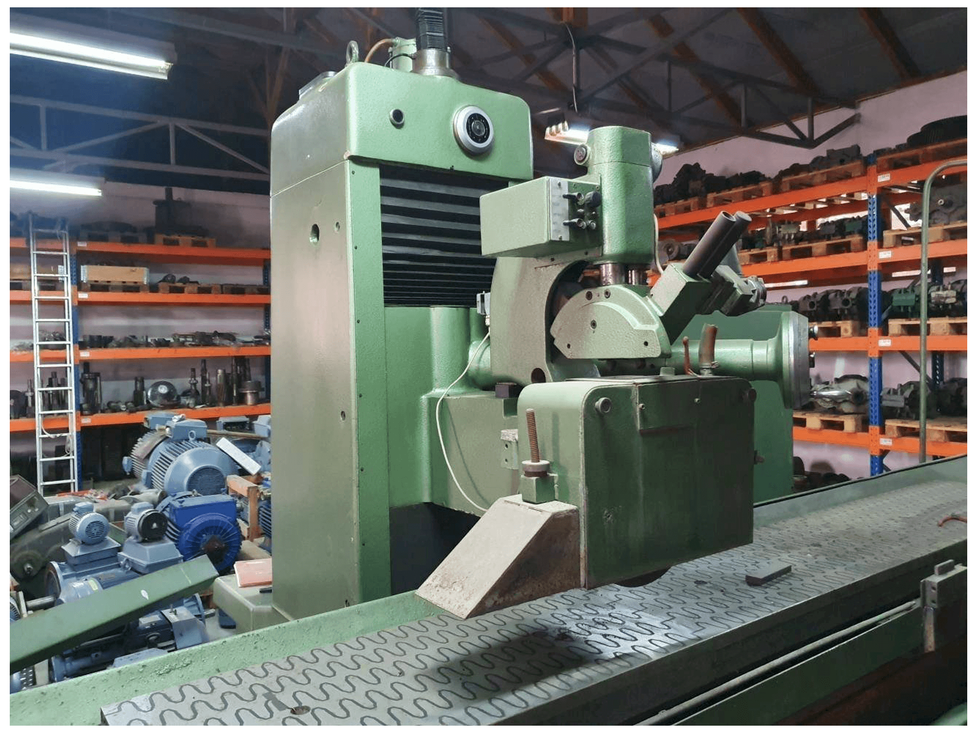 Vista Frontal da ELB SCHLIFF SWBD-30 VA II máquina