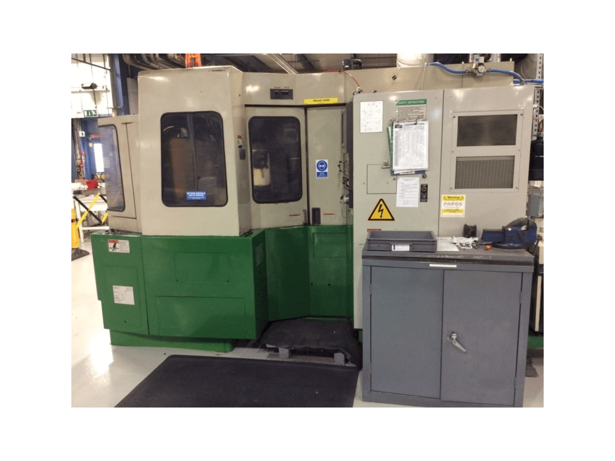 Vista Frontal da Mazak Mazatech H400 máquina