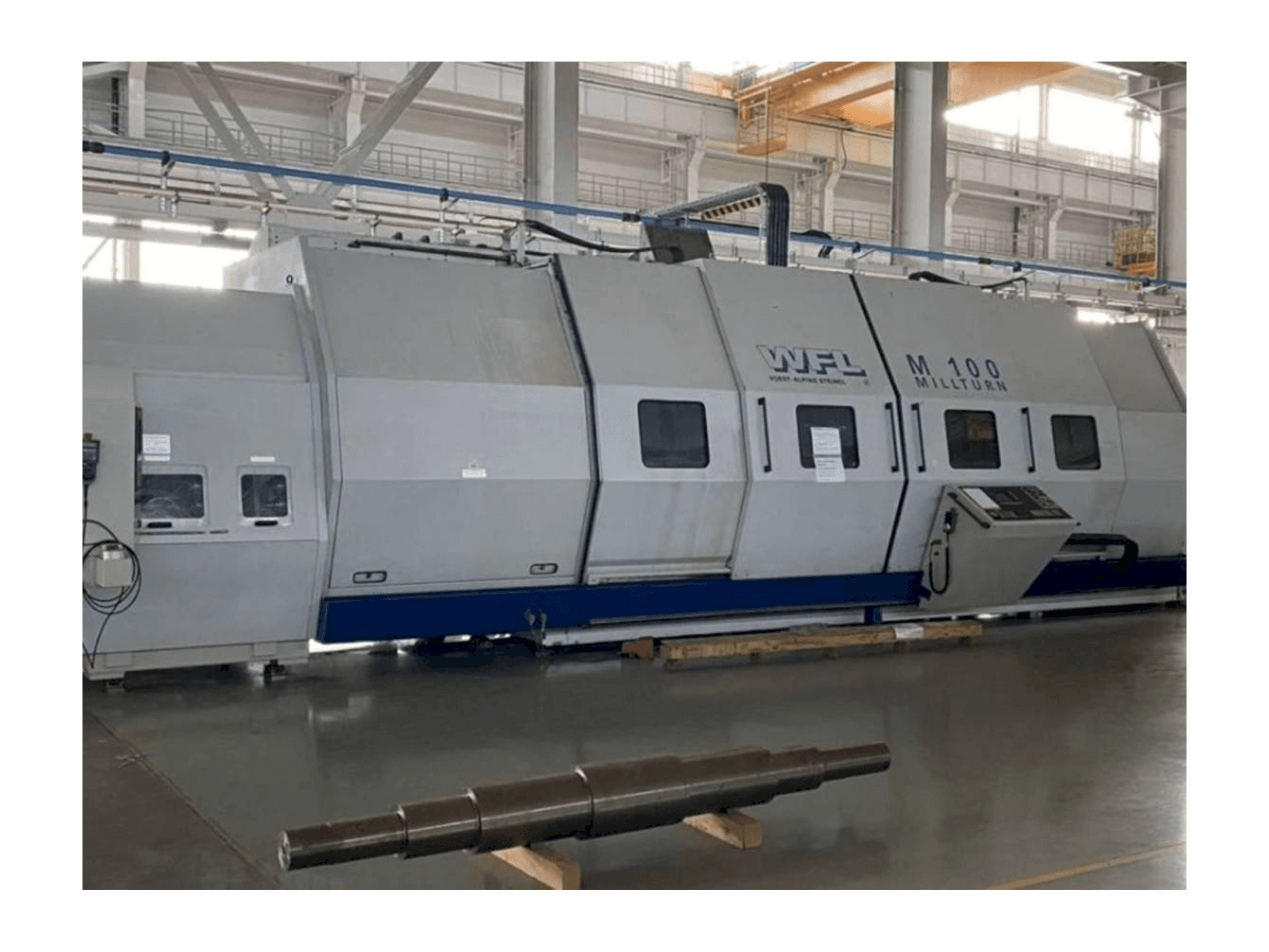 Vista Frontal da WFL M 100 máquina