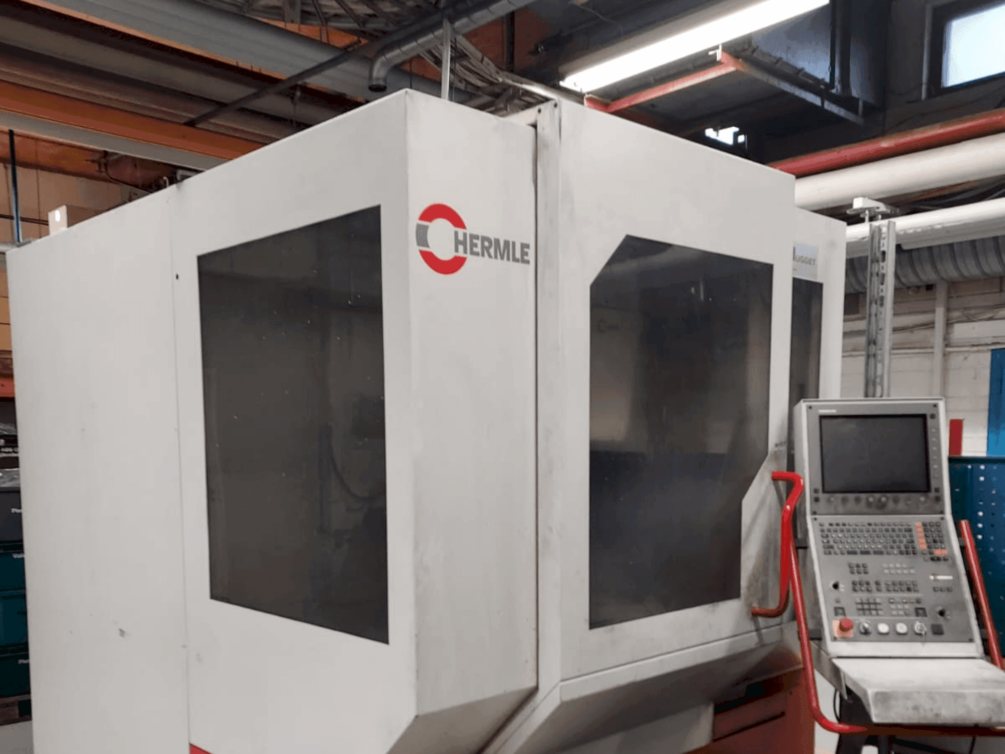 Vista Frontal da HERMLE U 740 máquina