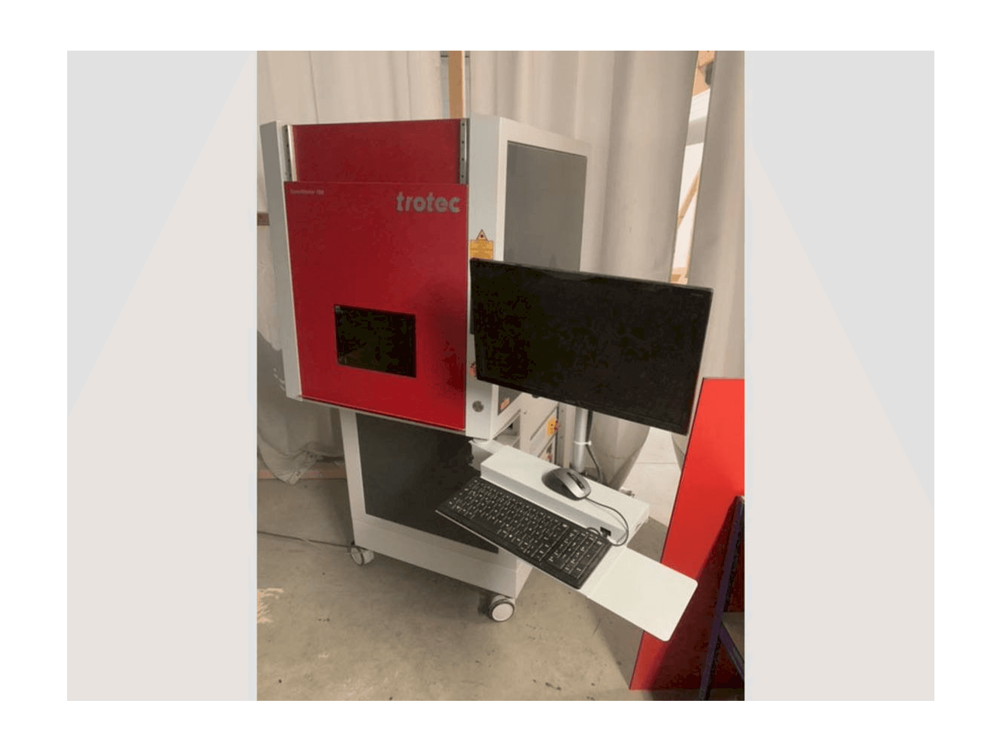 Vista Frontal da Trotec Speedmarker 700 SM700HT máquina