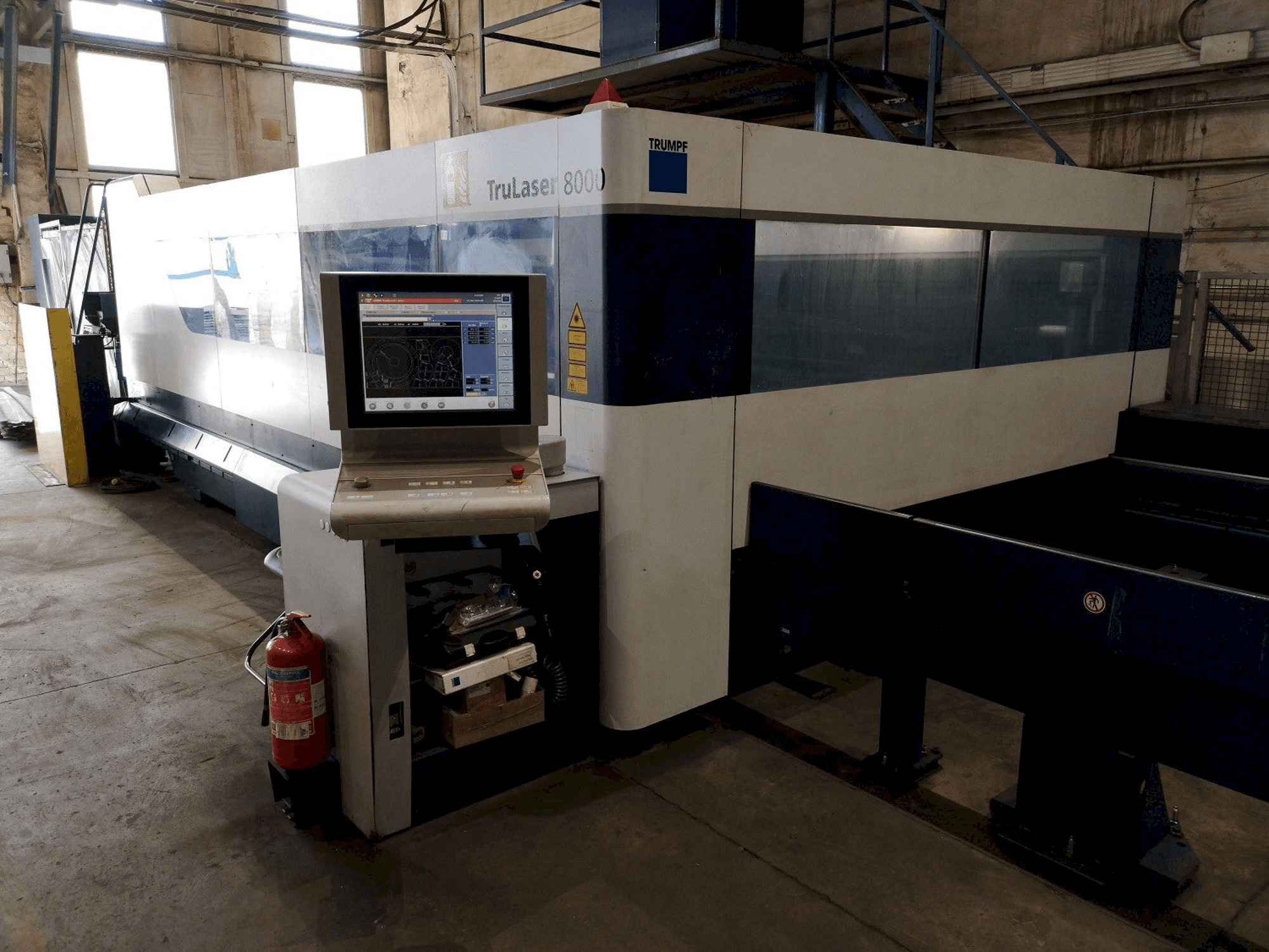 Vista Frontal da Trumpf TruLaser 8000 máquina